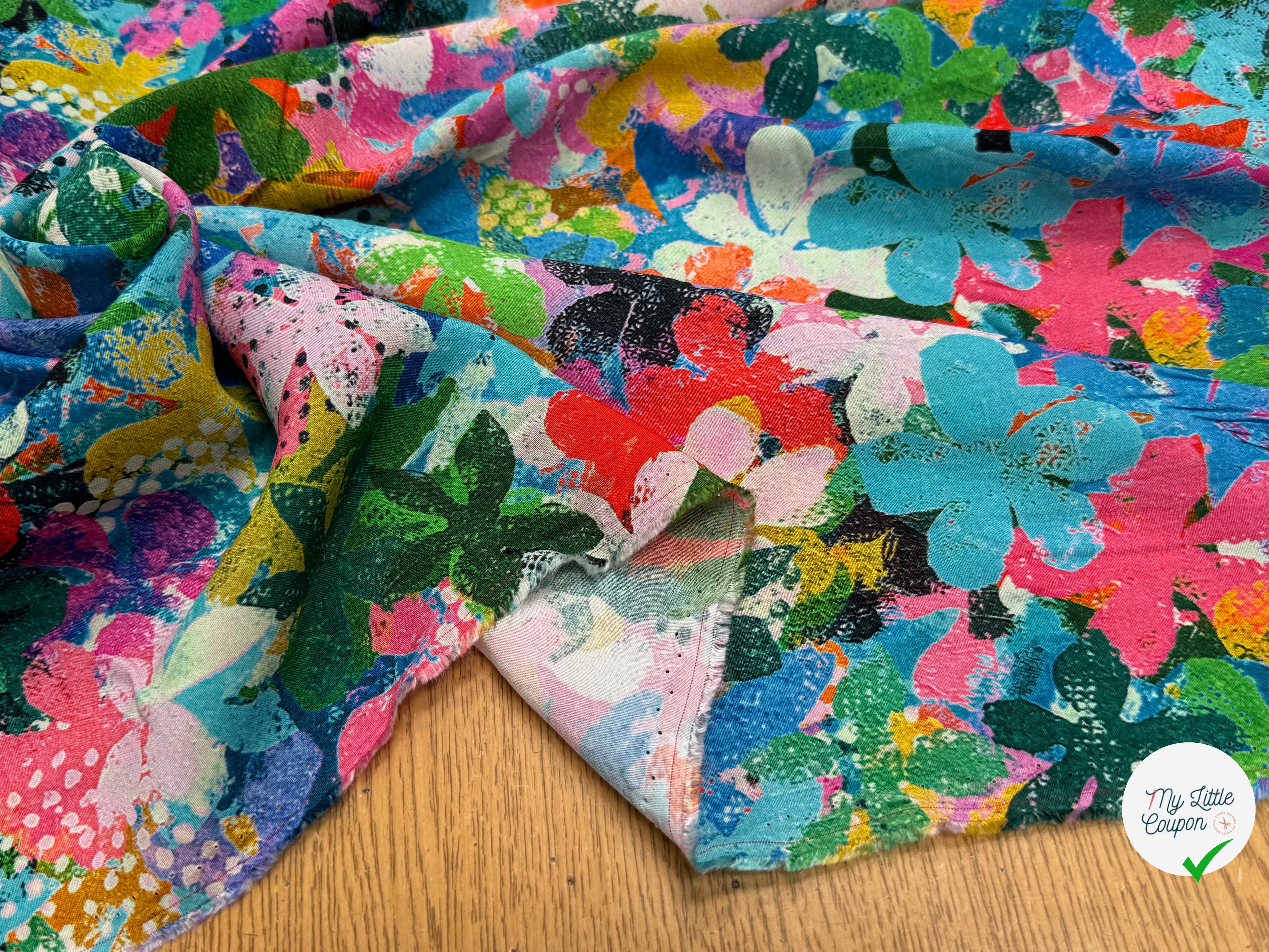 TISSU CRÊPE DE VISCOSE IMPRIMÉ FLORAL MULTICOLORE FANTASY POP - My Little Coupon