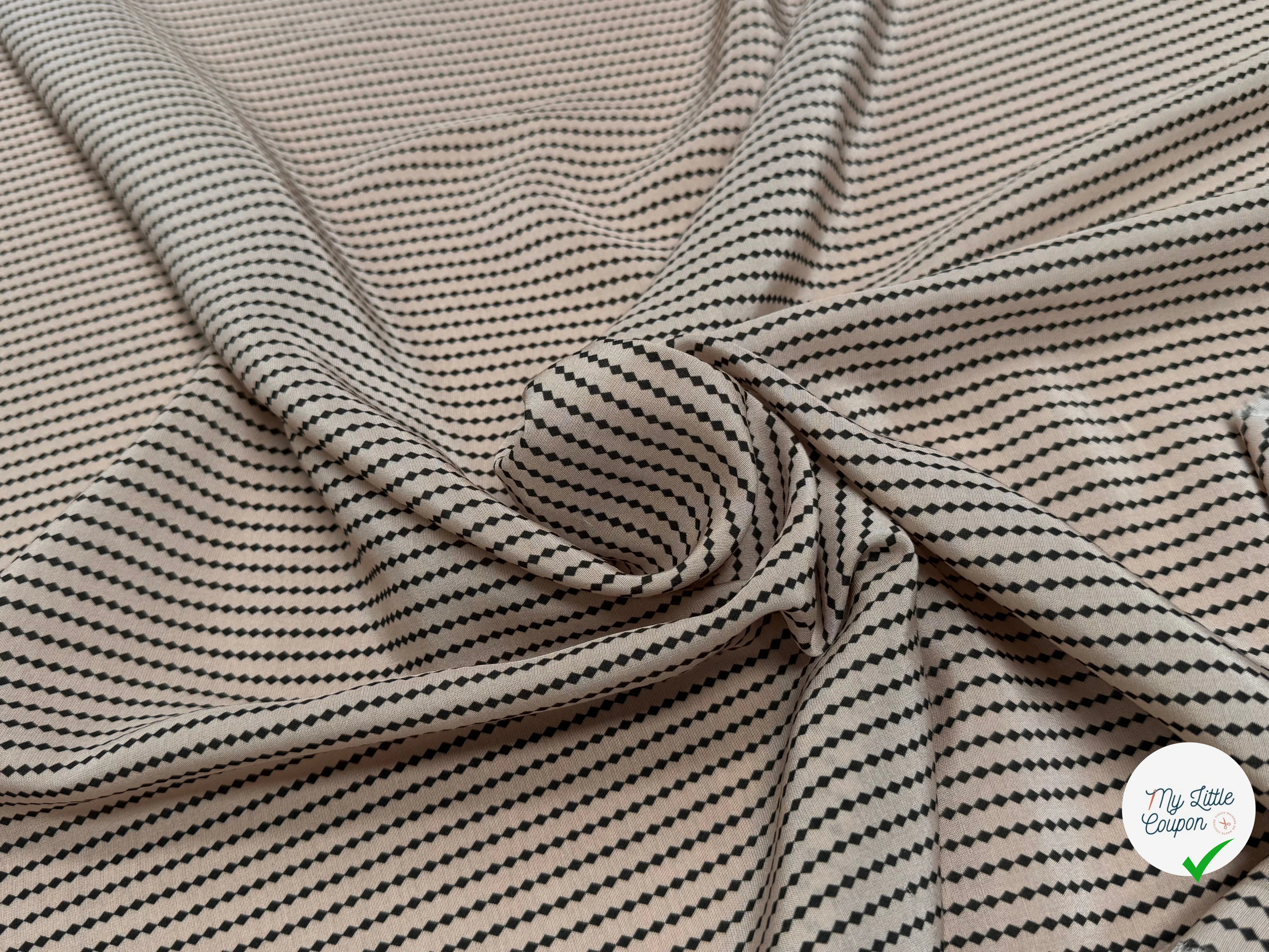 TISSU CRÊPE DE VISCOSE IMPRIMÉ MINI POIS BLEU TANGO PERLE BEIGE - My Little Coupon
