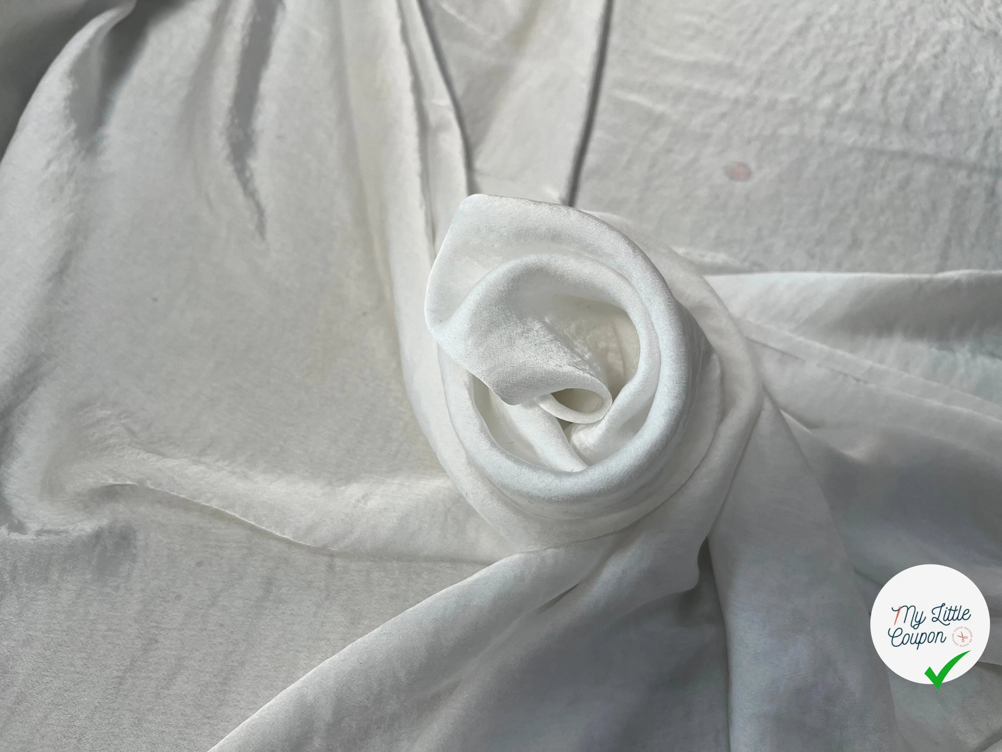 TISSU FLUIDE CRINKEL TOUCHÉ DOUX BLANC - My Little Coupon