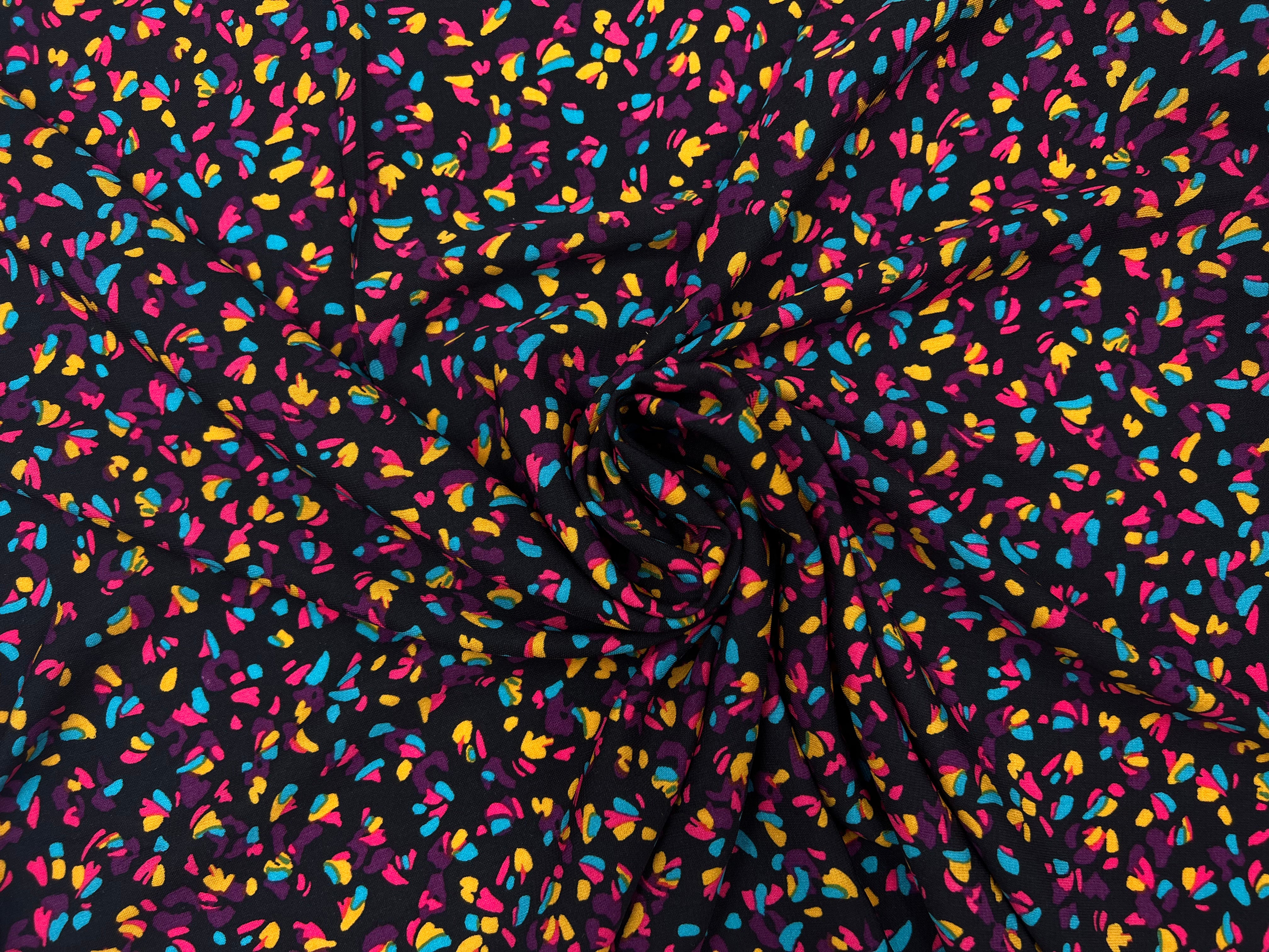 TISSU FLUIDE IMPIRMÉ PISTILLES DE COULEURS MLC INTERN