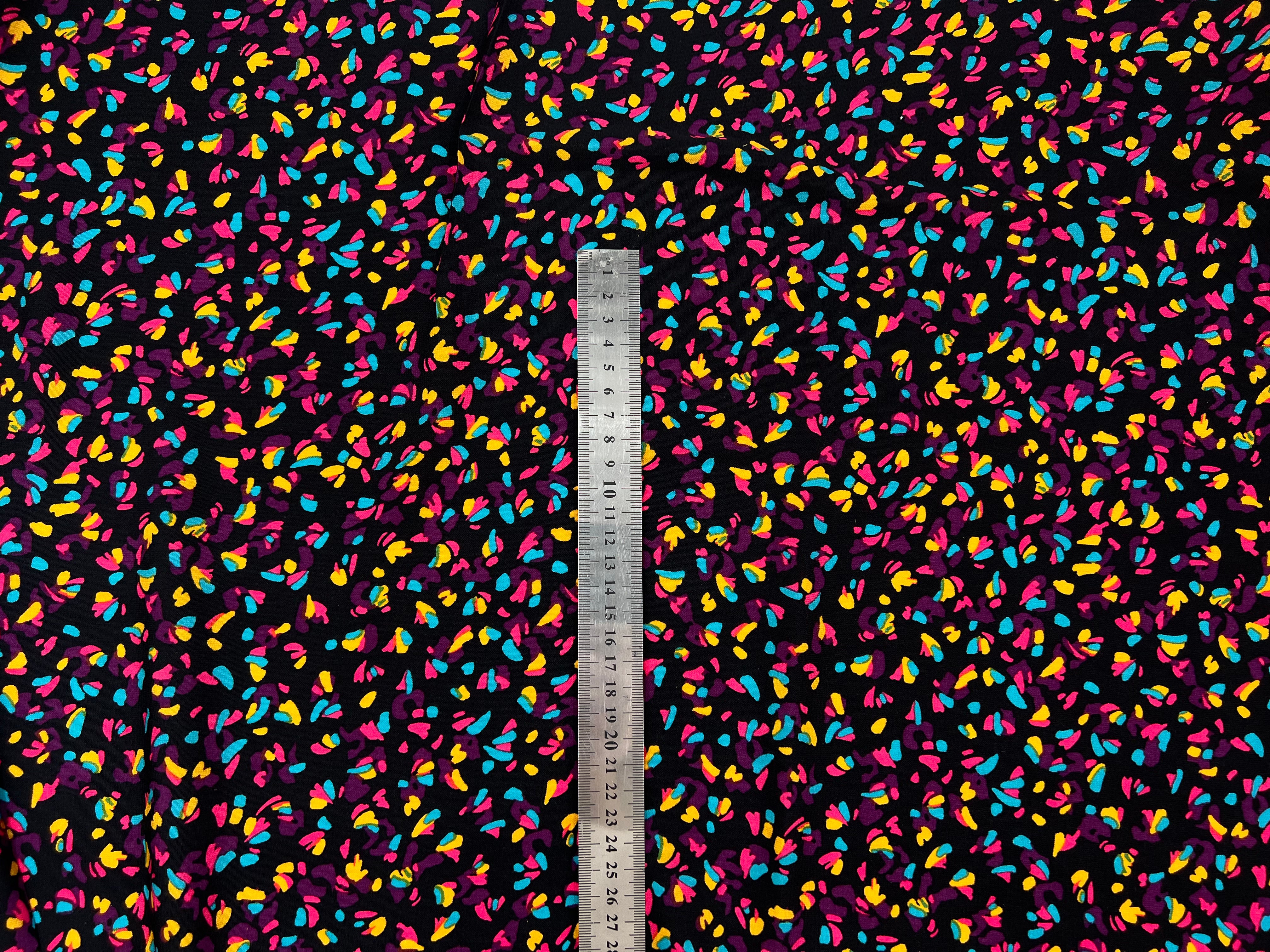 TISSU FLUIDE IMPIRMÉ PISTILLES DE COULEURS MLC INTERN