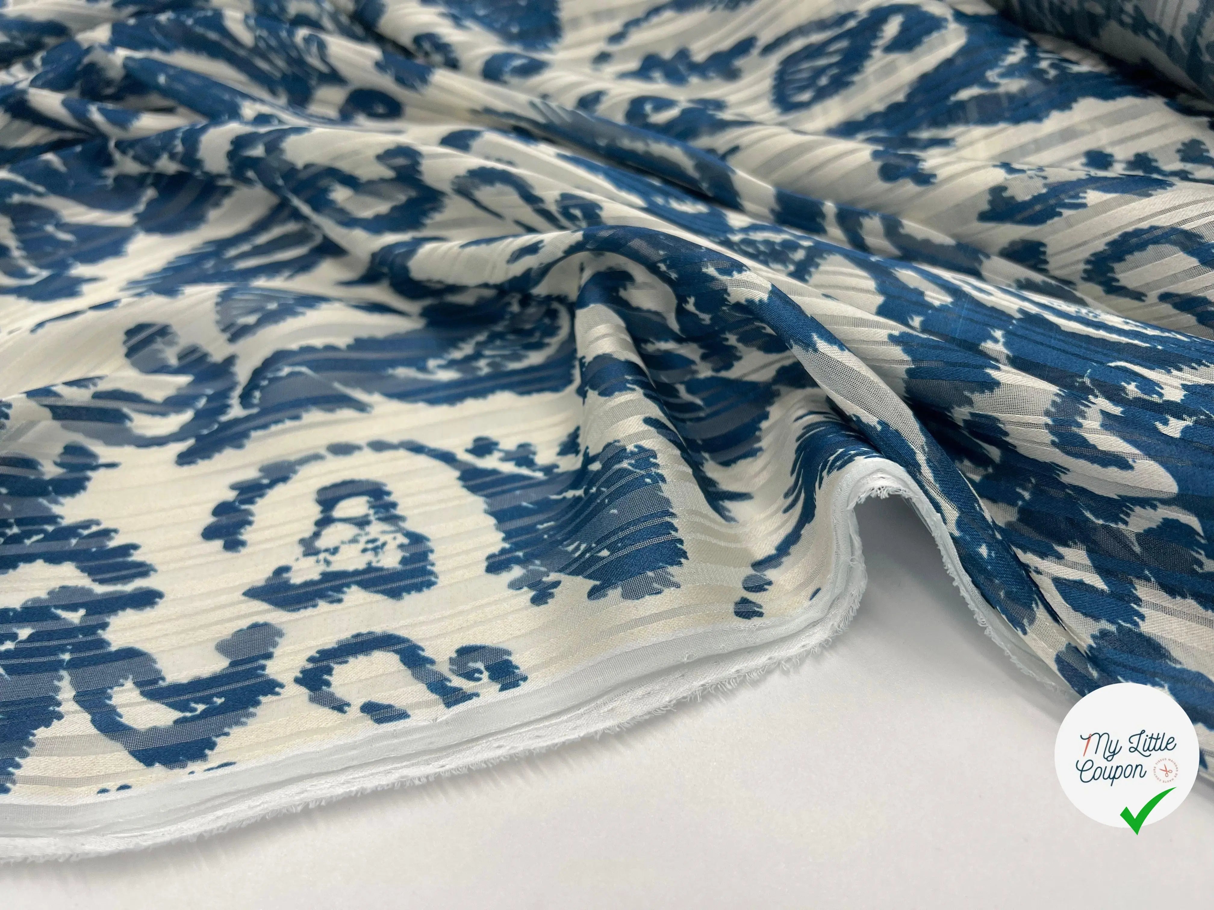 TISSU IMPRIMÉ CACHEMIRE INDIGO BANDES SATINÉES - My Little Coupon - tissu - coudre