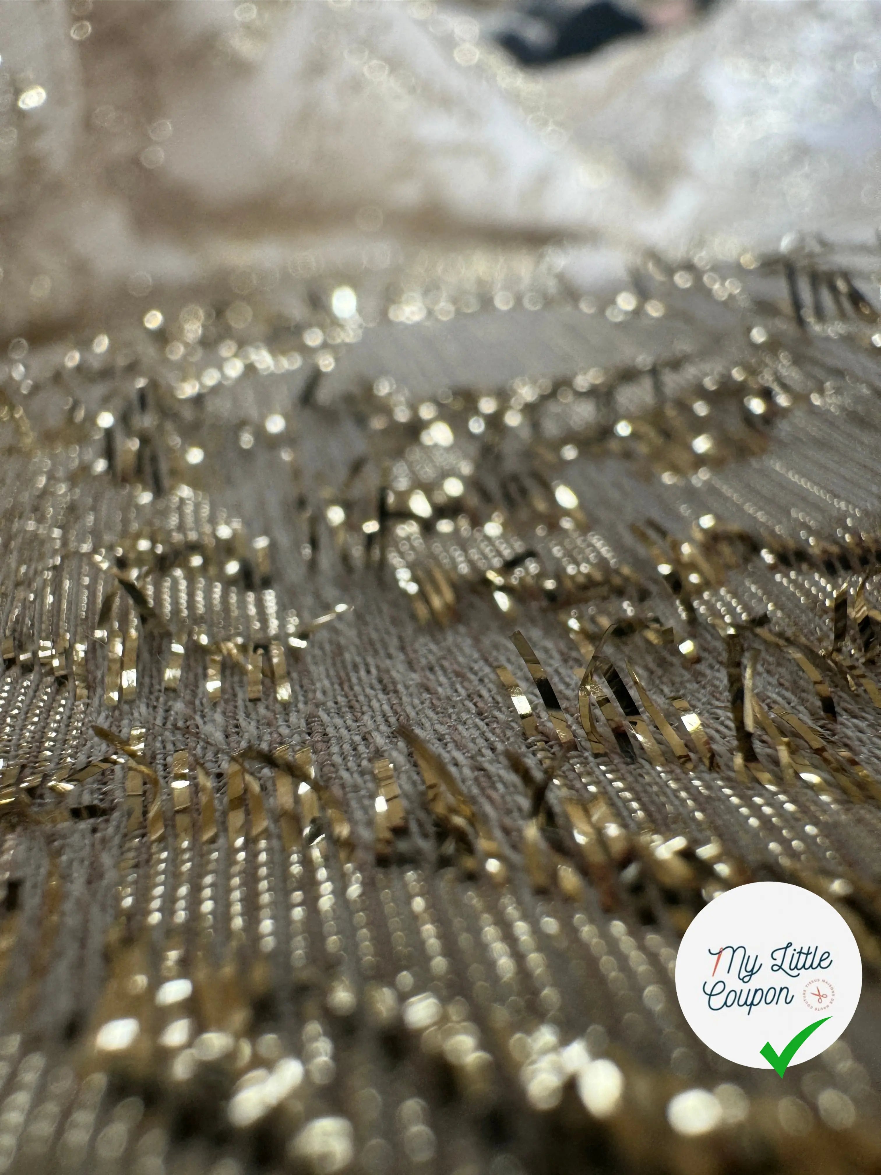 TISSU JACQUARD DE FLEURS DORÉES - My Little Coupon
