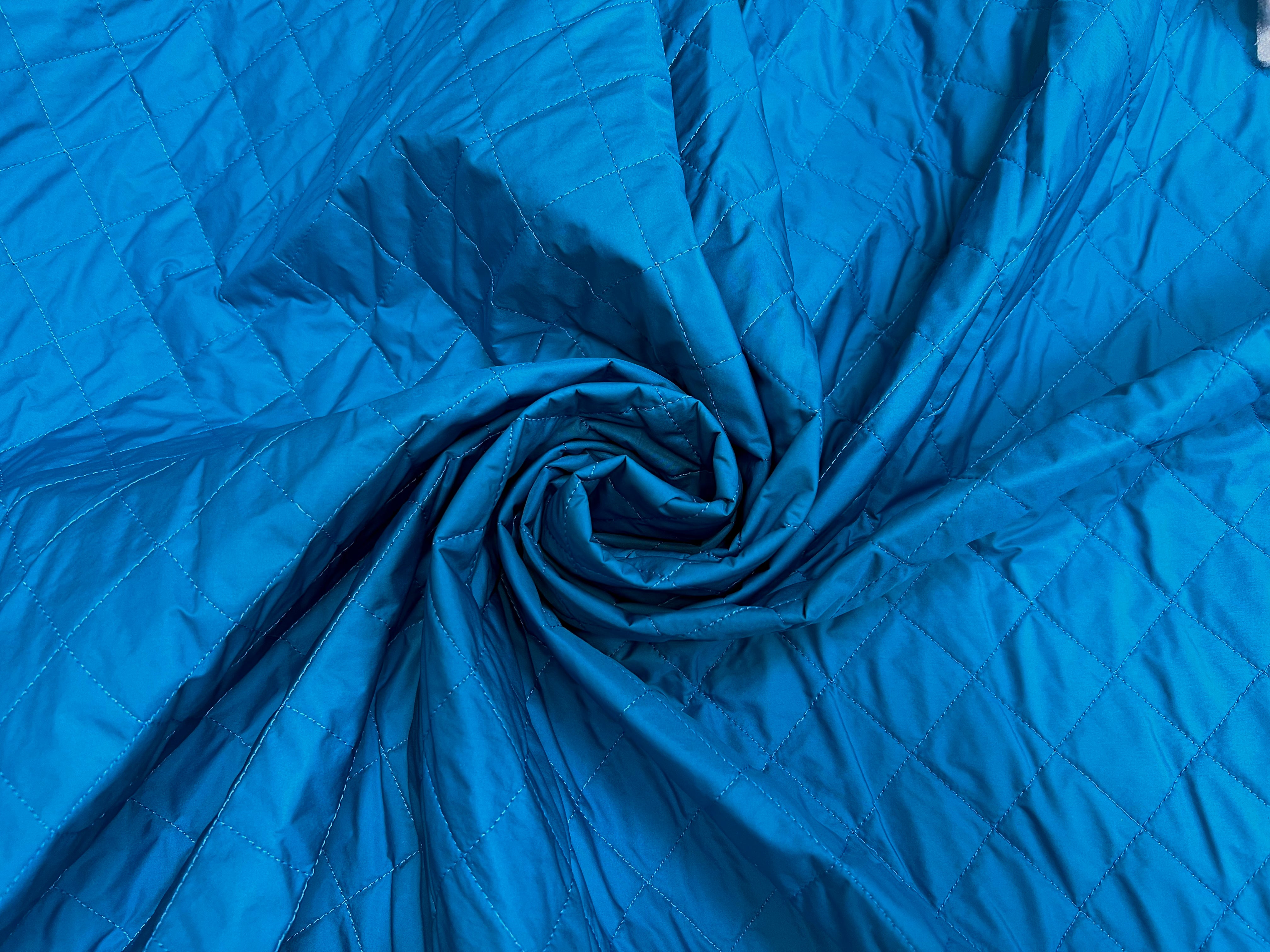 TISSU MATELASSÉ BLEU ÉCLATANT - My Little Coupon
