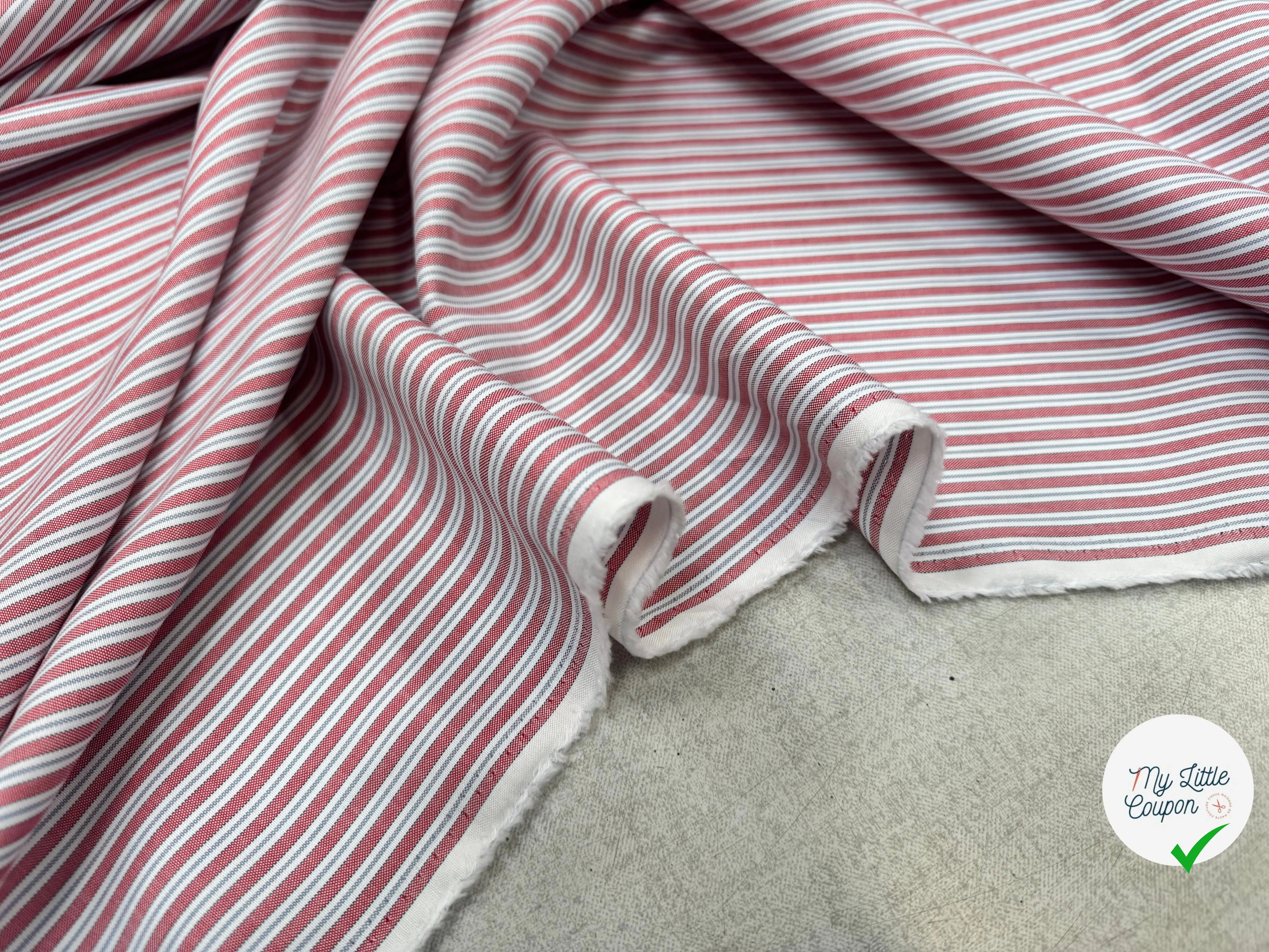 TISSU OXFORD SOMELIOS COTON RAYURES ROUGE BLANC GRIS - My Little Coupon