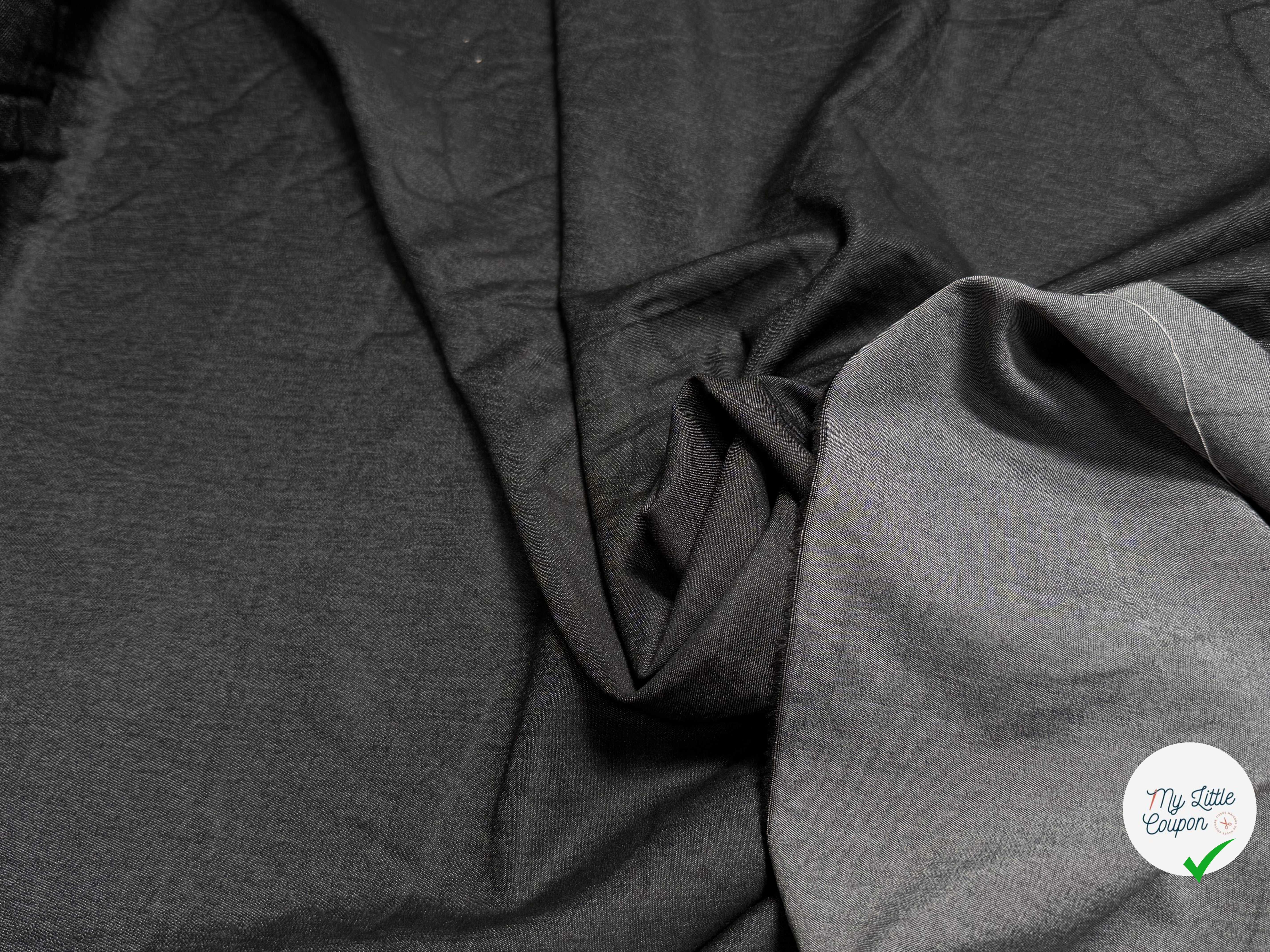 TISSU POLYVISCOSE FLUIDE SATINÉ GRIS ESPRIT DENIM - My Little Coupon