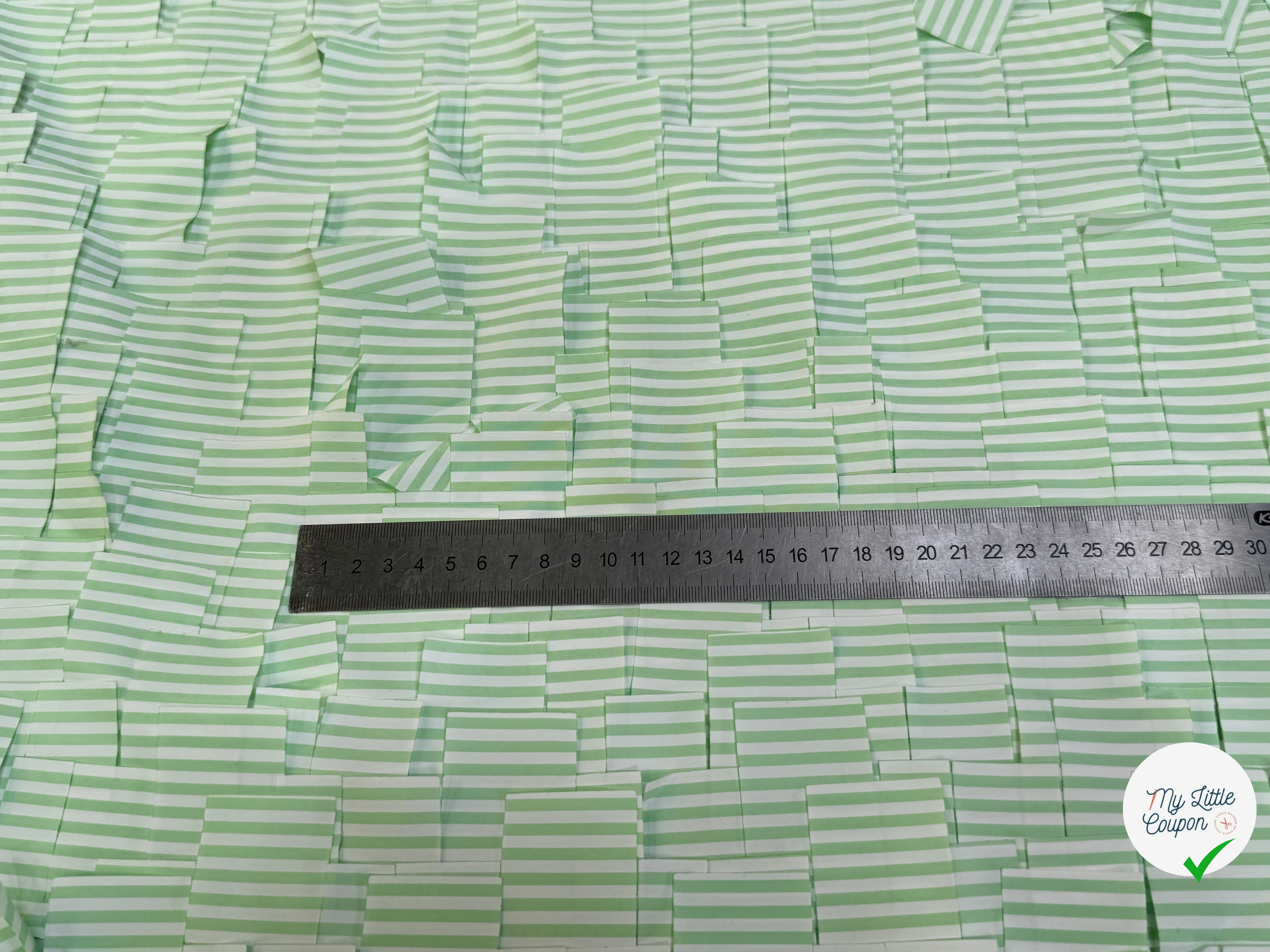 TISSU RAYURES FILS COUPÉS VERT VENITIAN TRÈS TRAVAILLÉ - My Little Coupon