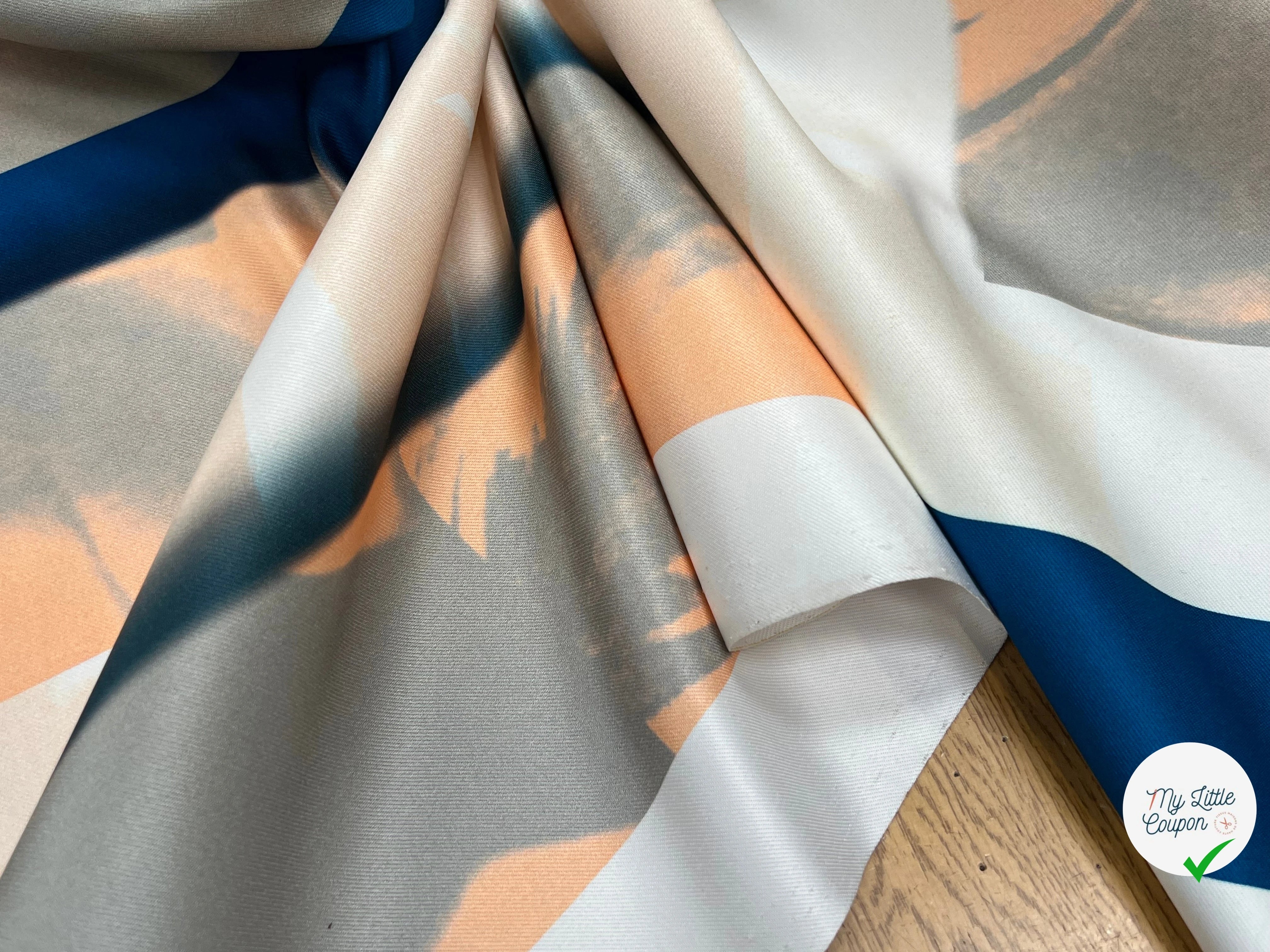 TISSU SATINÉ POLYESTER MOTIF AMBIANCE BLEU ROSE - My Little Coupon