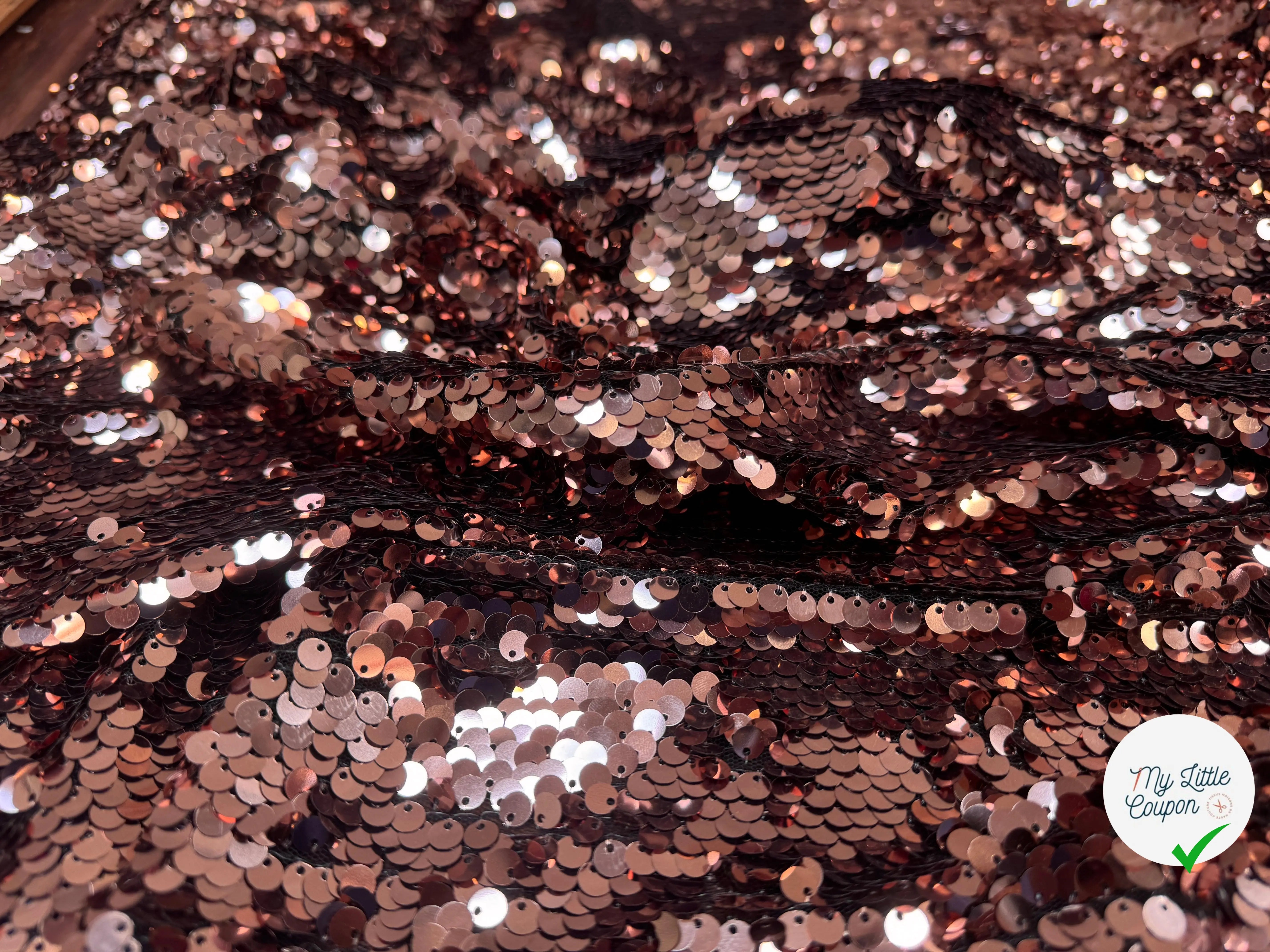 TISSU SEQUIN PAILLETTES SUR TULLE CUIVRE - My Little Coupon