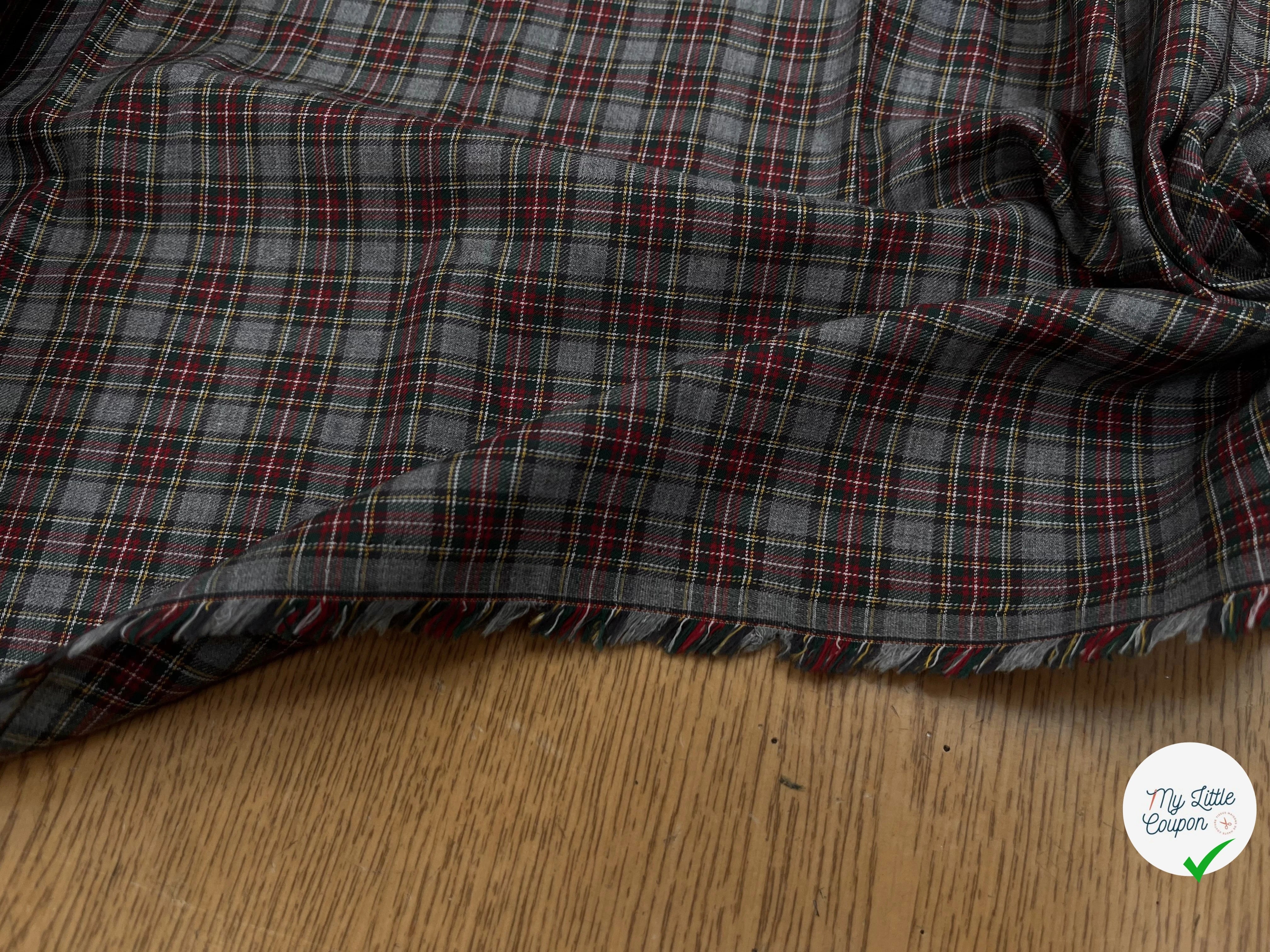 TISSU TRAPPEUR GRIS À CARREAUX VERT, JAUNE ET ROUGE 150CM - My Little Coupon