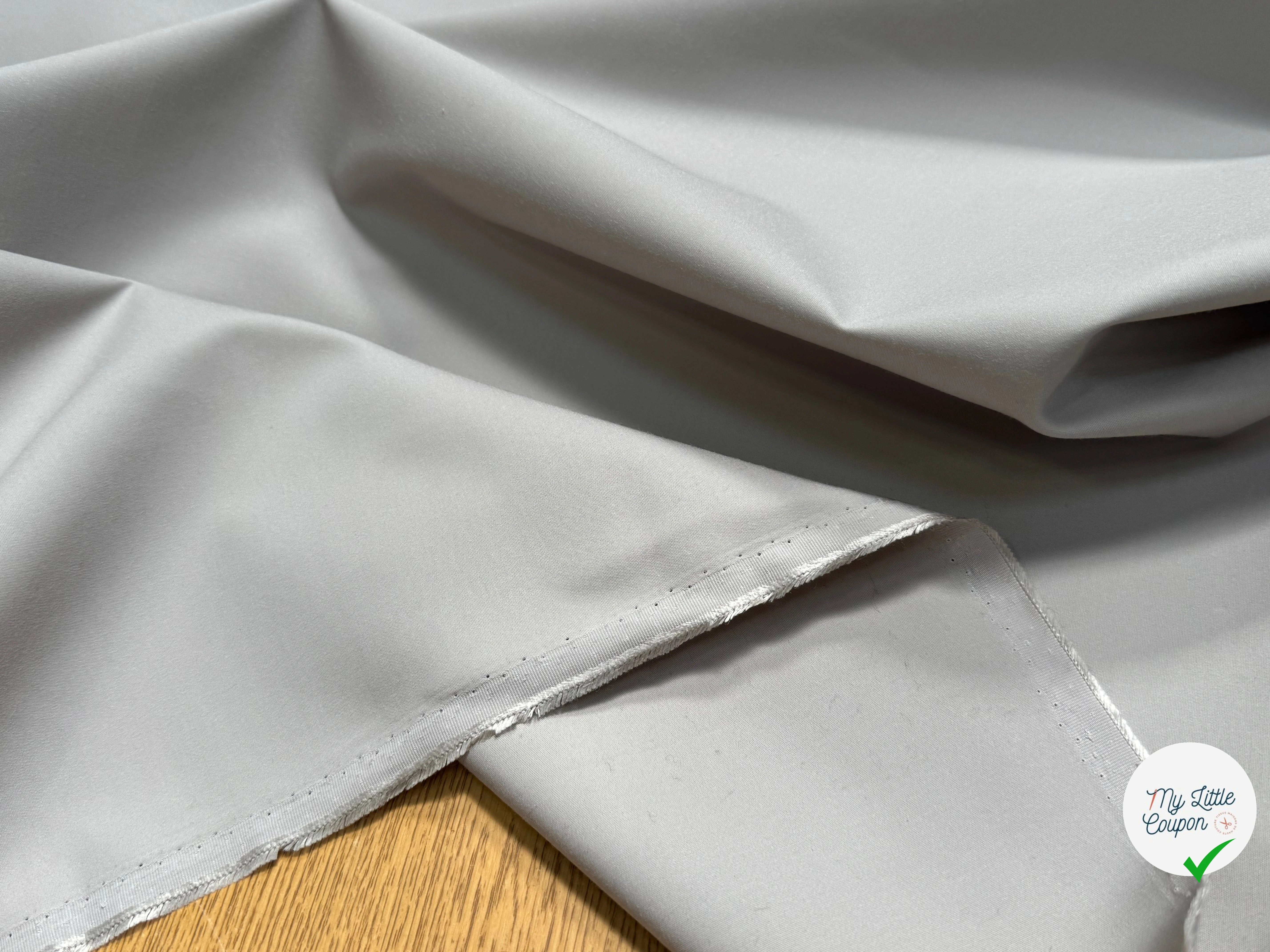 TISSU VISCOSE POLYAMIDE BELLE TENUE BEIGE 57% VISCOSE - My Little Coupon