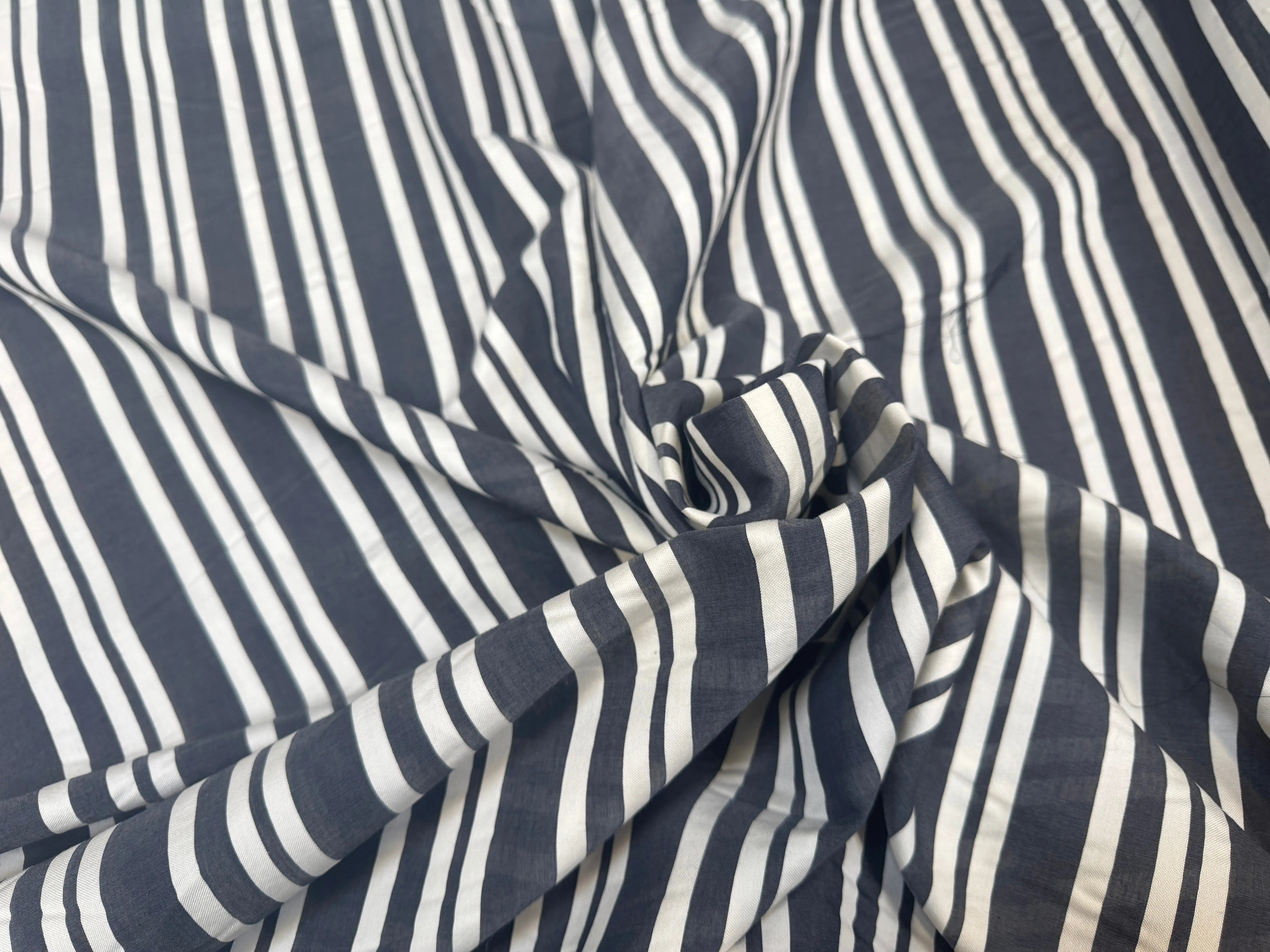 TOILE DE COTON SOIE RAYURES BLEU ET CRÈME - My Little Coupon