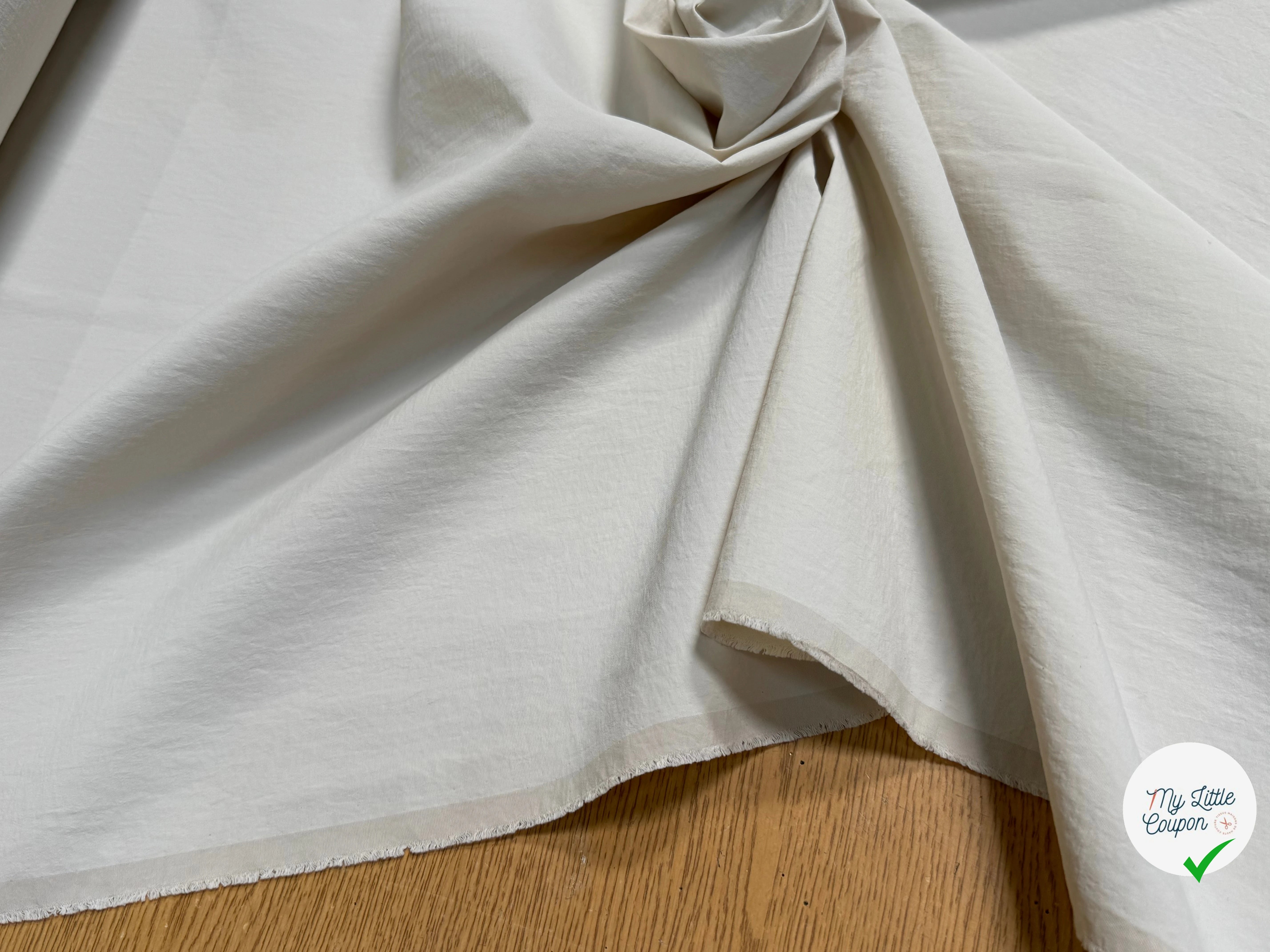 TOILE POLYAMIDE FAÇON CREPE ÉCRU BELLE TENUE - My Little Coupon