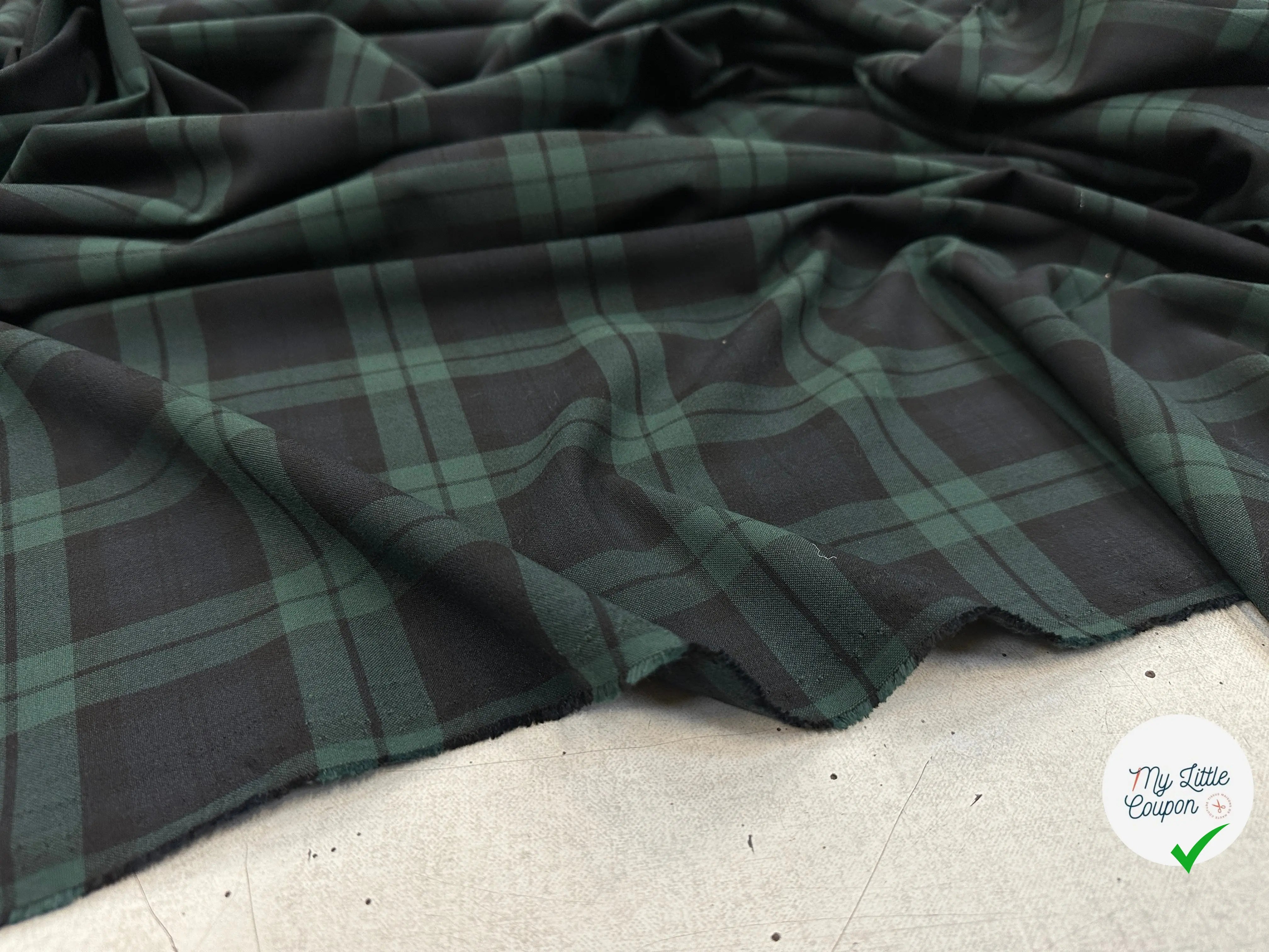 TOILE POLYVISCOSE CARREAUX VERT ET BLEU FONCÉ MLC INTERN