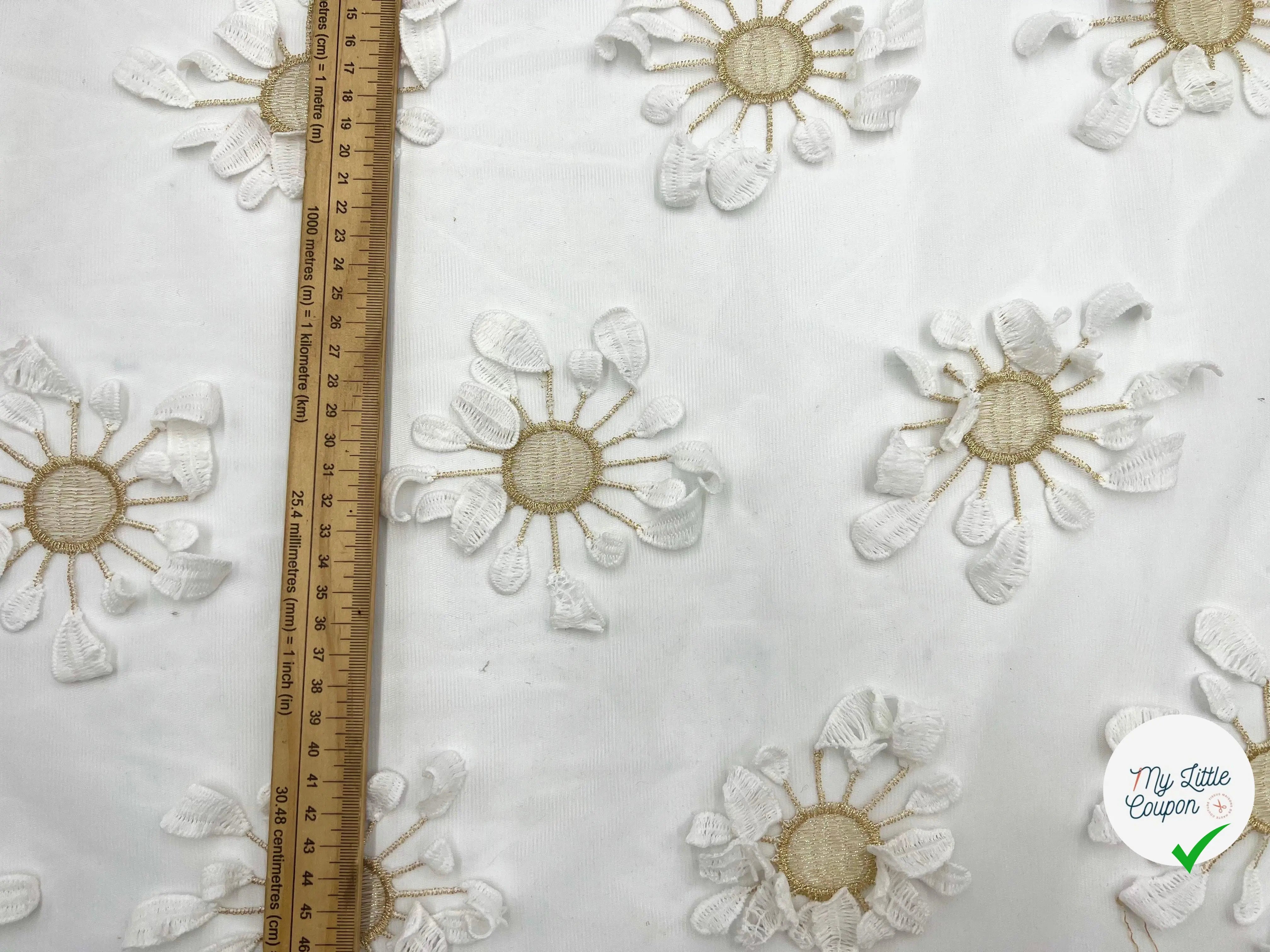 TULLE REBRODÉE FLEURS COUSUES BLANC ET MÉTAL DORÉ - My Little Coupon - tissu - coudre