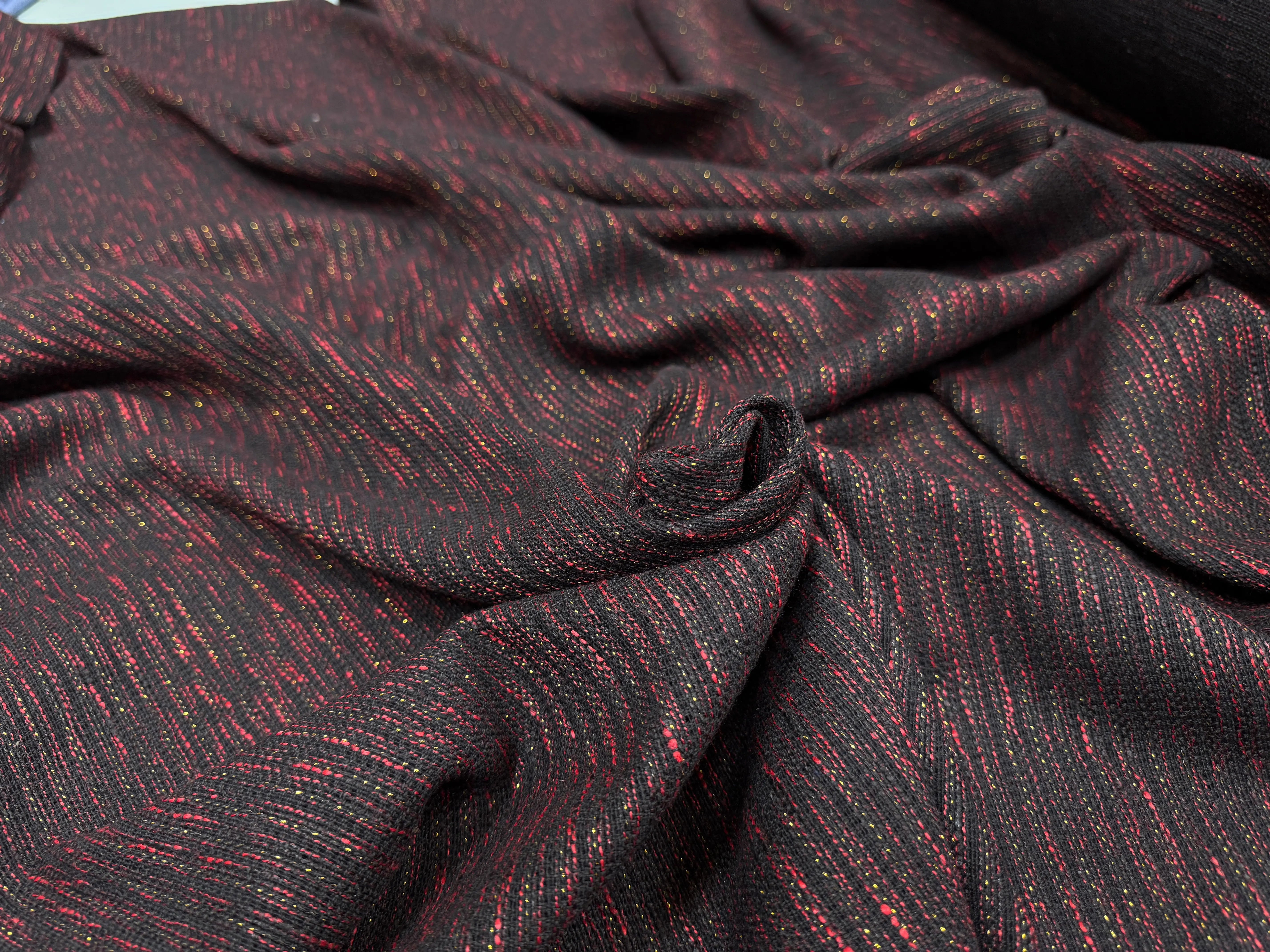 TWEED POLYESTER NOIR ROUGE ET DORÉ - My Little Coupon