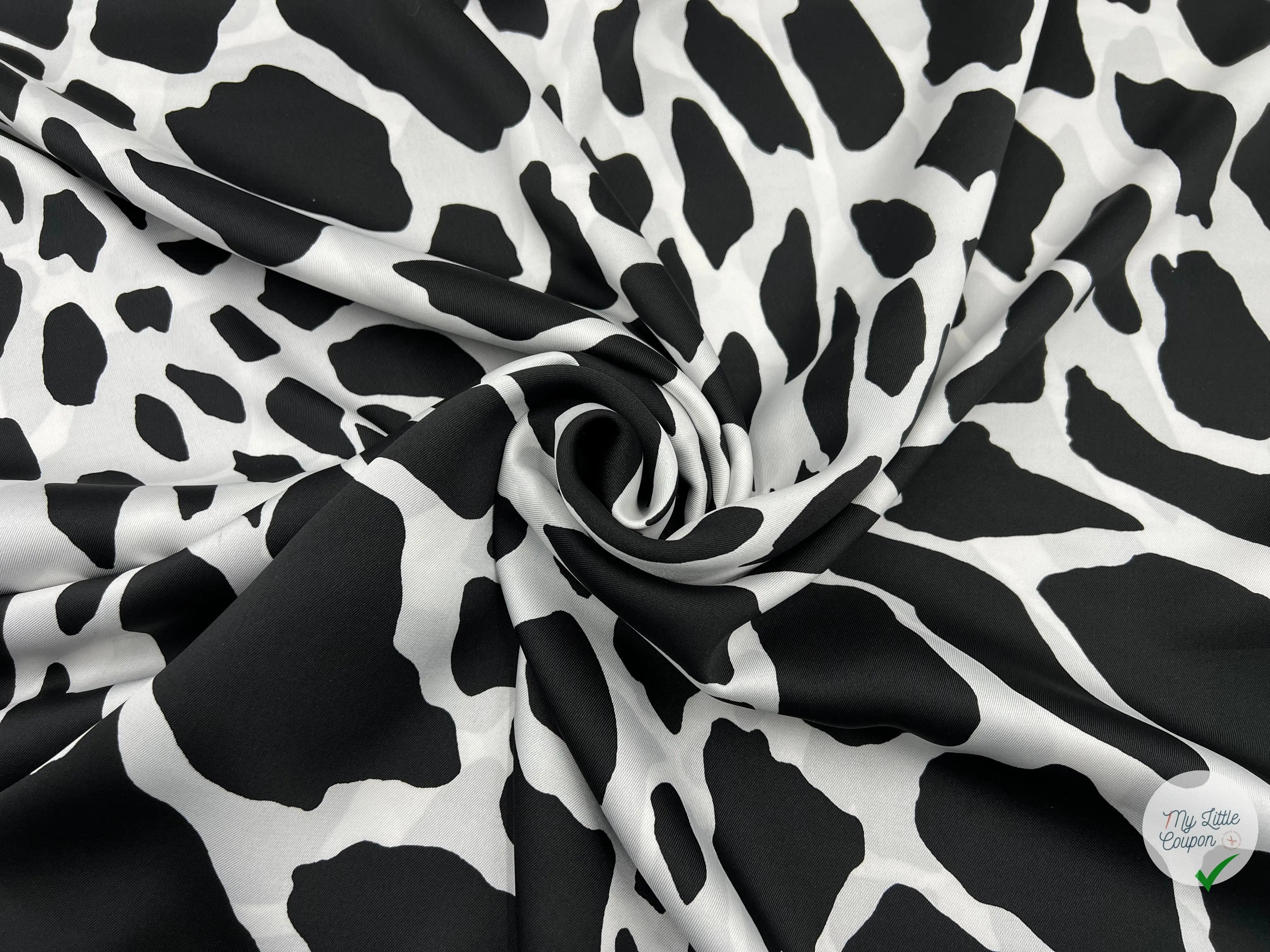 TWILL DE SOIE PETITE GIRAFE FOND BLANC OPTIQUE - My Little Coupon - tissu - coudre