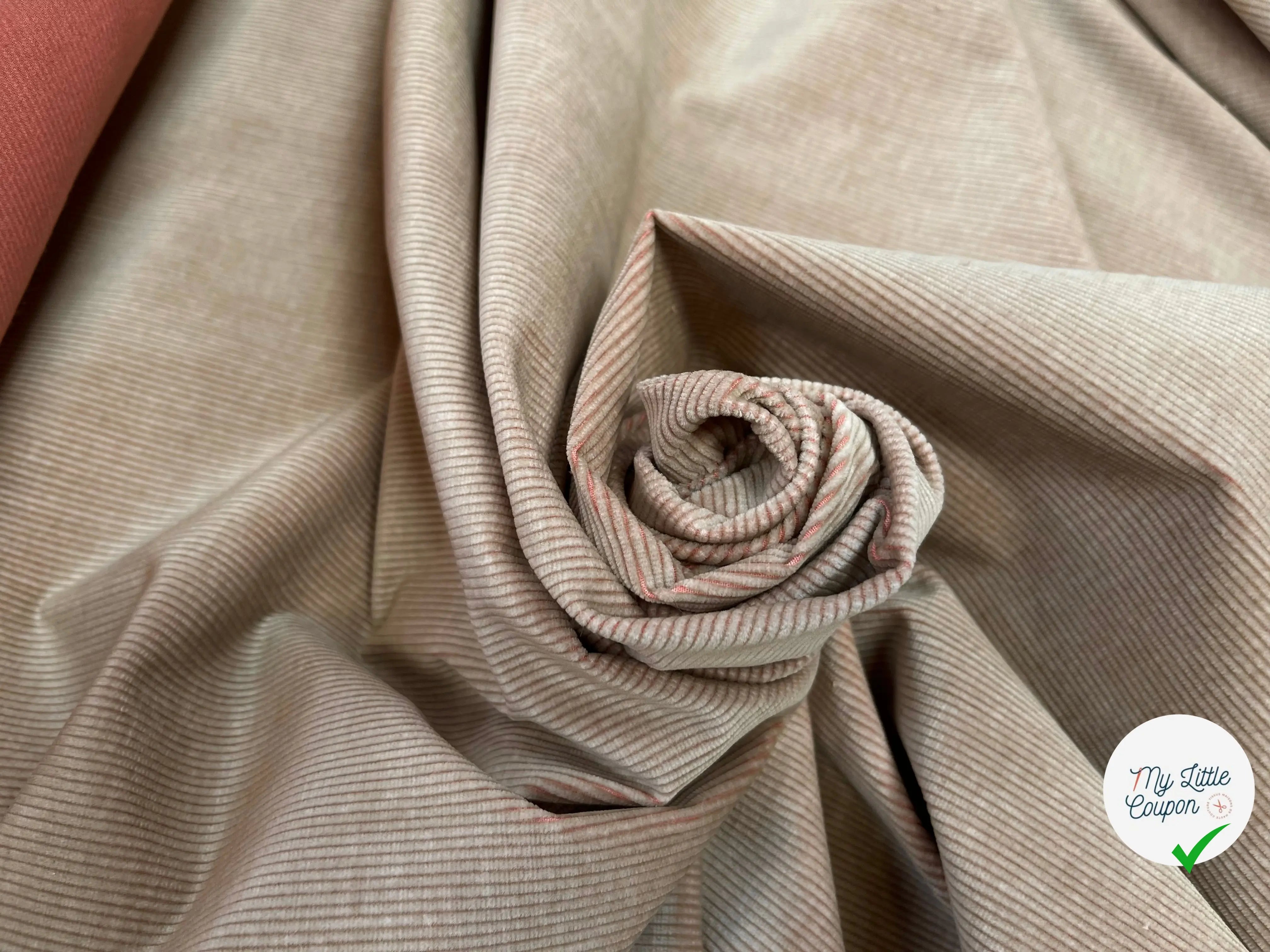 VELOURS 1000 RAIES COTON FINEMENT COTELLÉ BEIGE ENVERS ROSE - My Little Coupon
