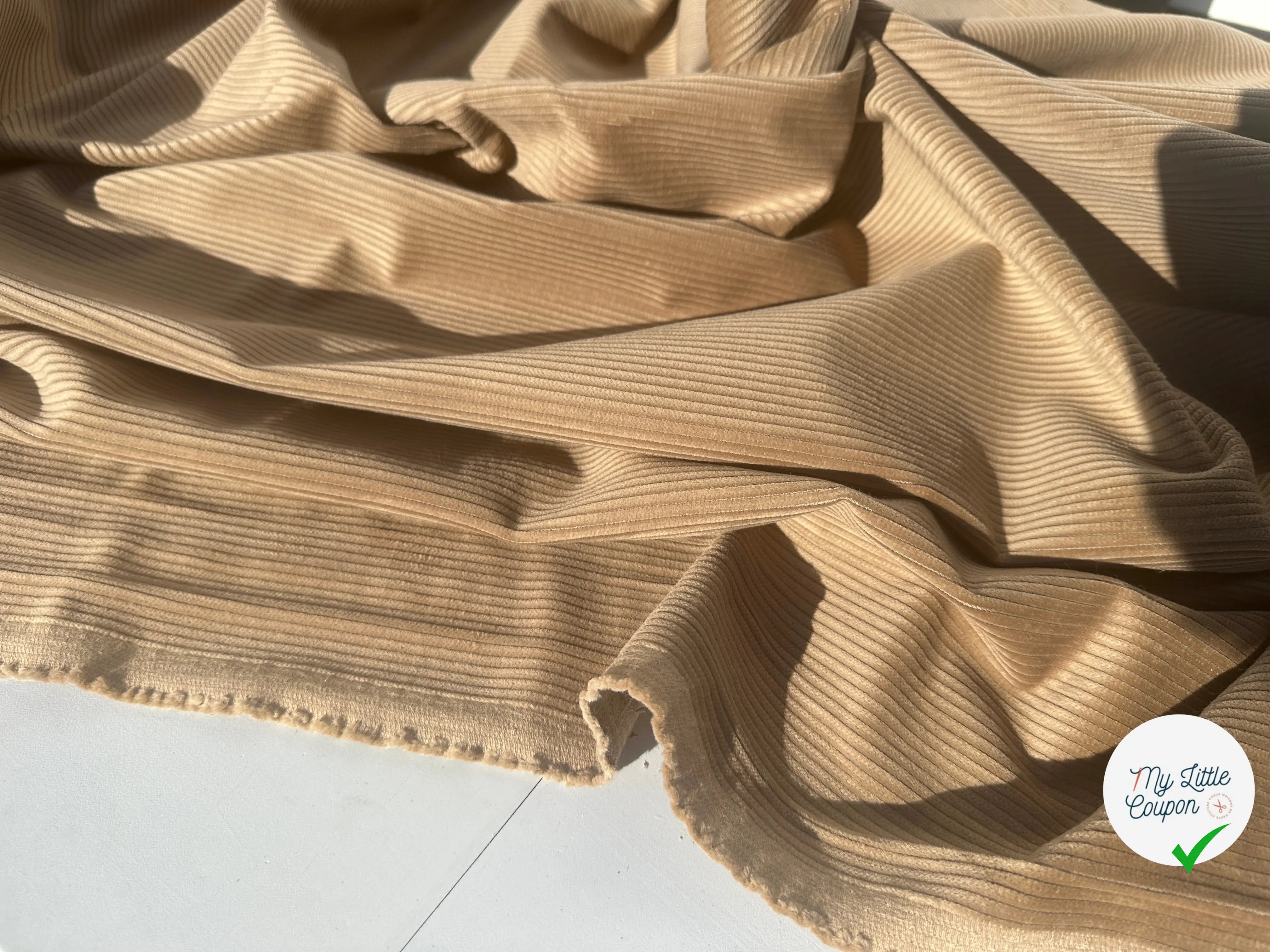 VELOURS CÔTELÉ CHIC BEIGE MOYEN STRETCH - My Little Coupon