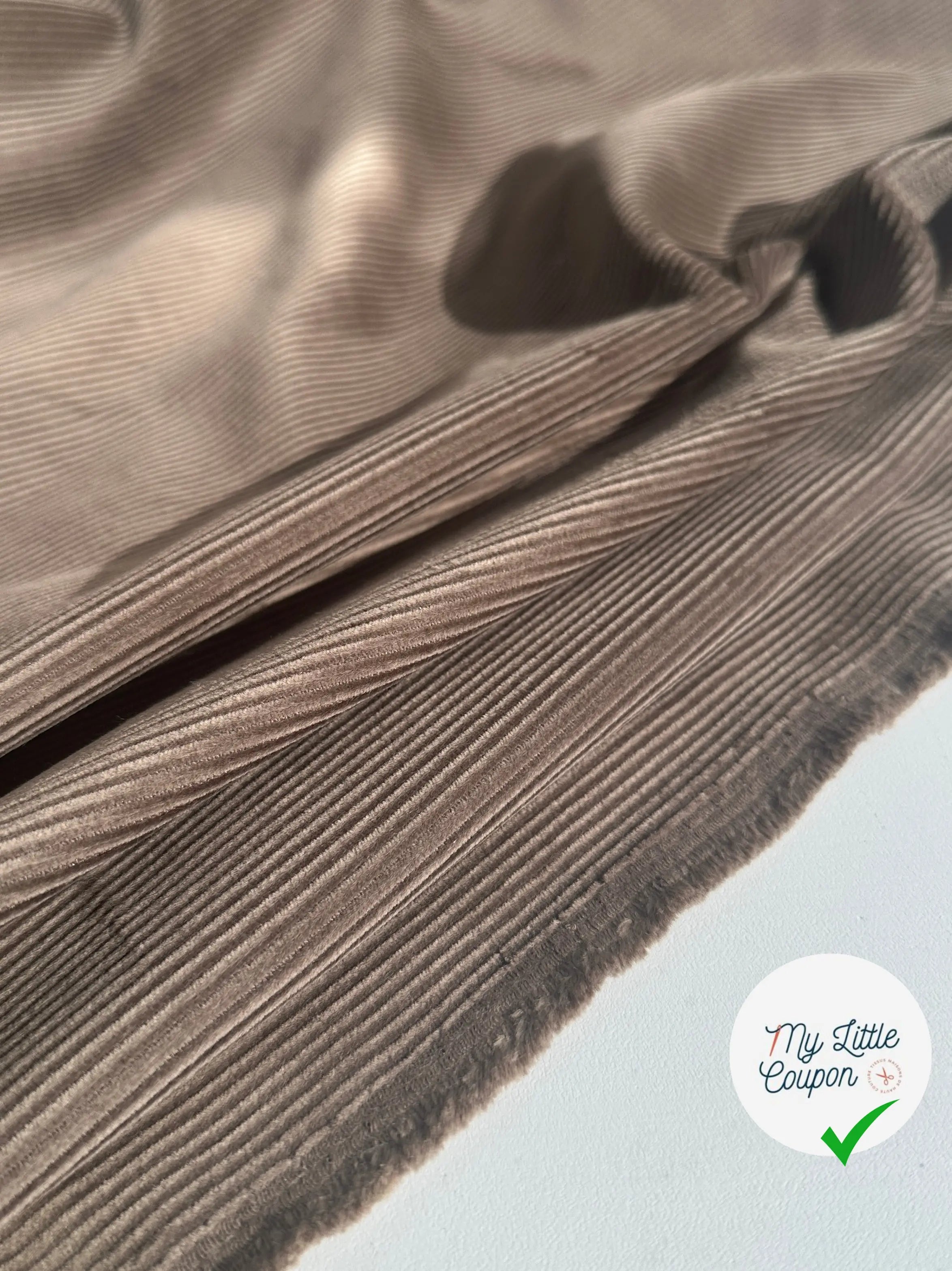 VELOURS CÔTELÉ CHIC BEIGE & FRANCAIS - My Little Coupon