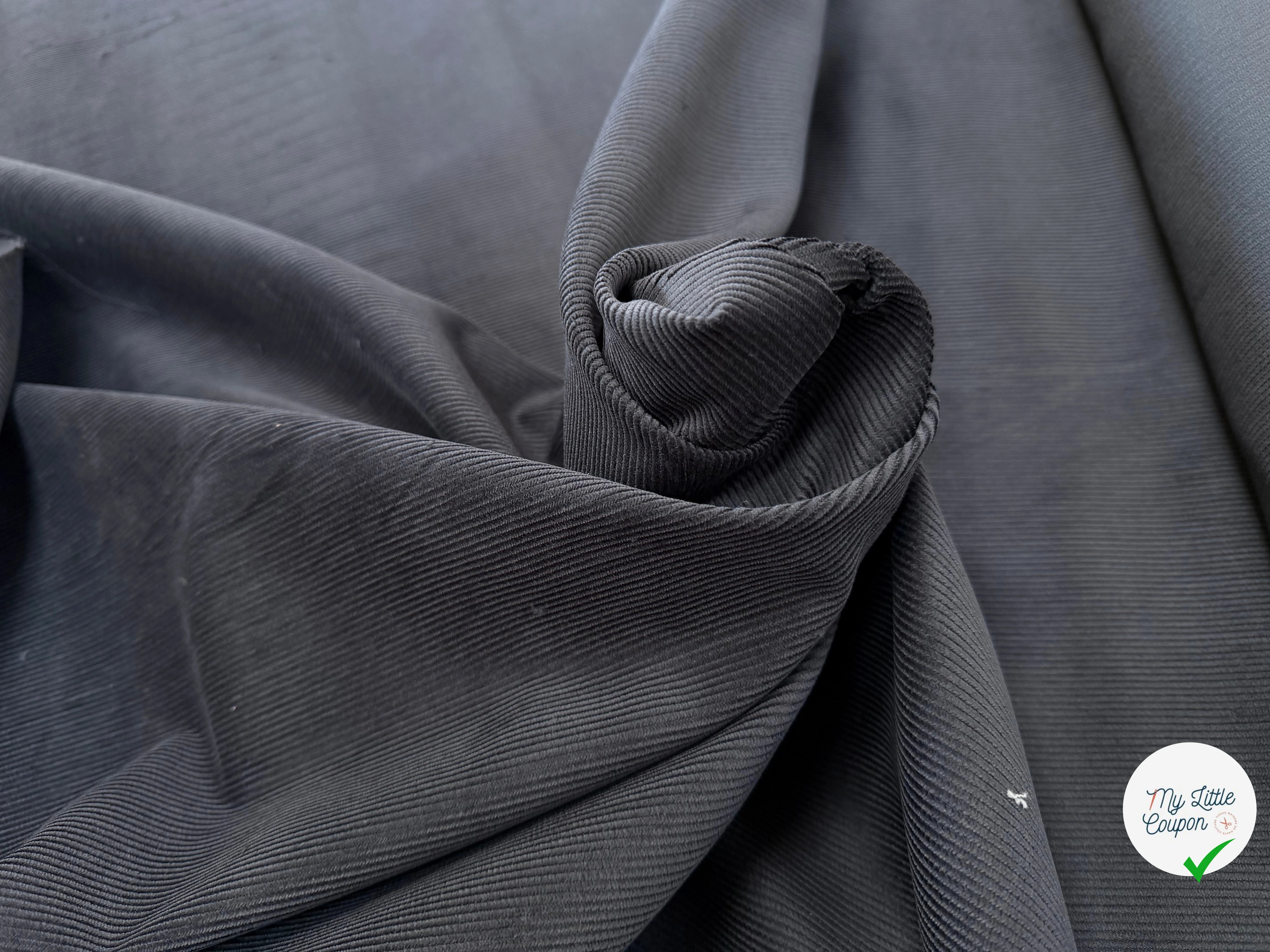 VELOURS COTELE EN COTON 1000 RAIES GRIS FONCE - My Little Coupon