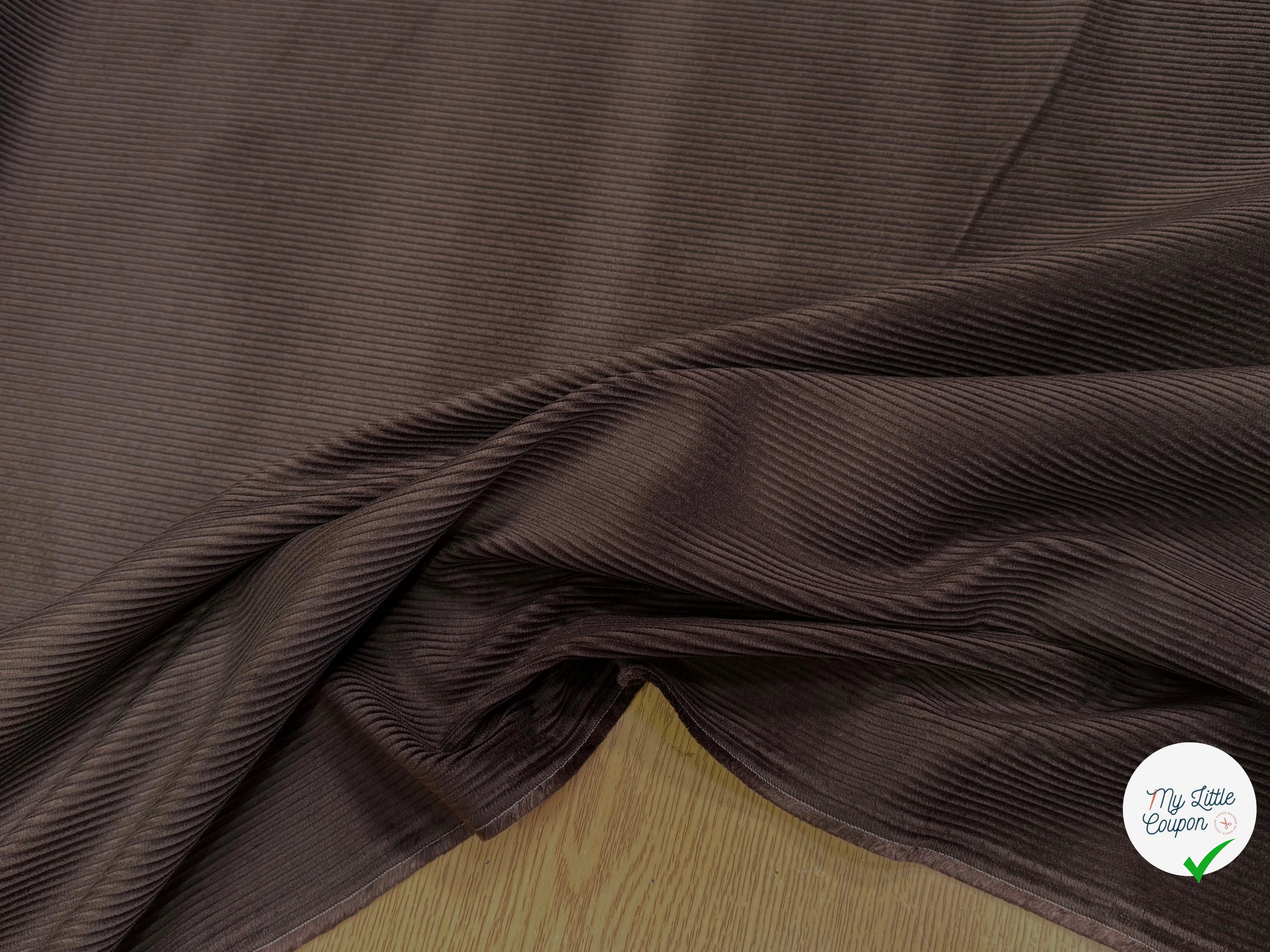 VELOURS DE COTON ET LYOCELL 300 RAIES MARRON 58% COTON 42% LYOCELL - My Little Coupon