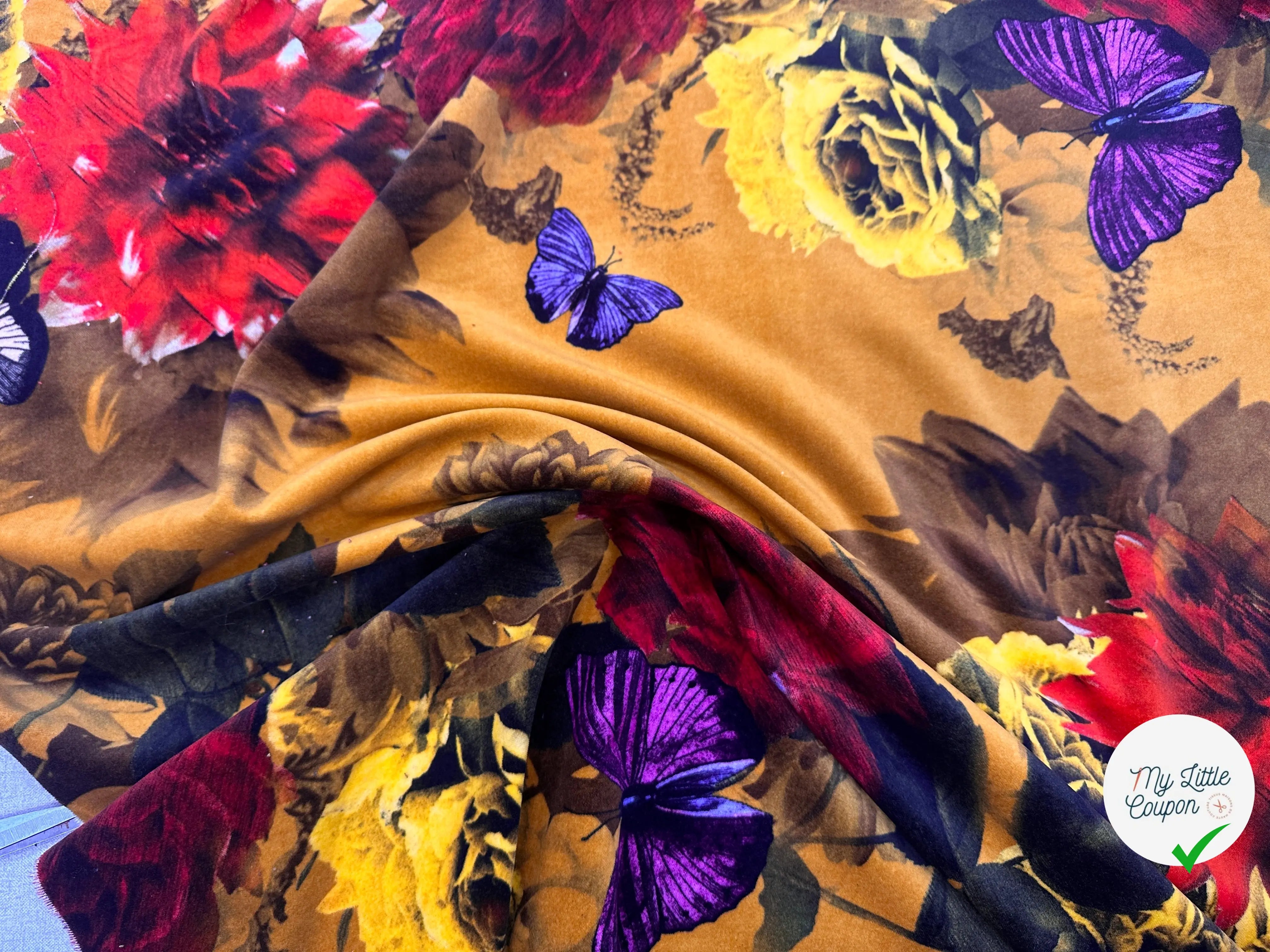 VELOURS DE COTON IMPRIMÉ FLORAL ET PAPILLONS MUSTARD MLC INTERN
