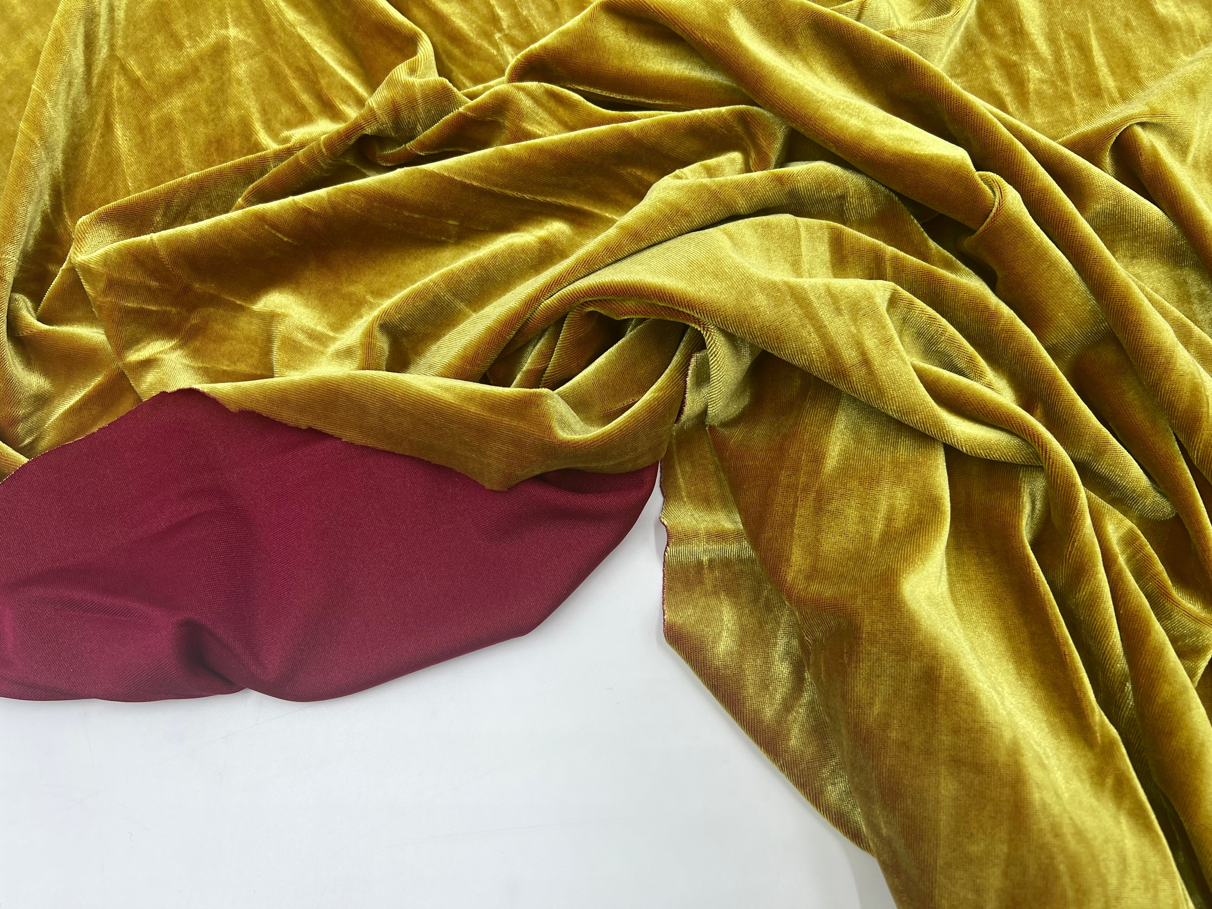 VELOURS DE SOIE MAILLE JAUNE D'OR MSO