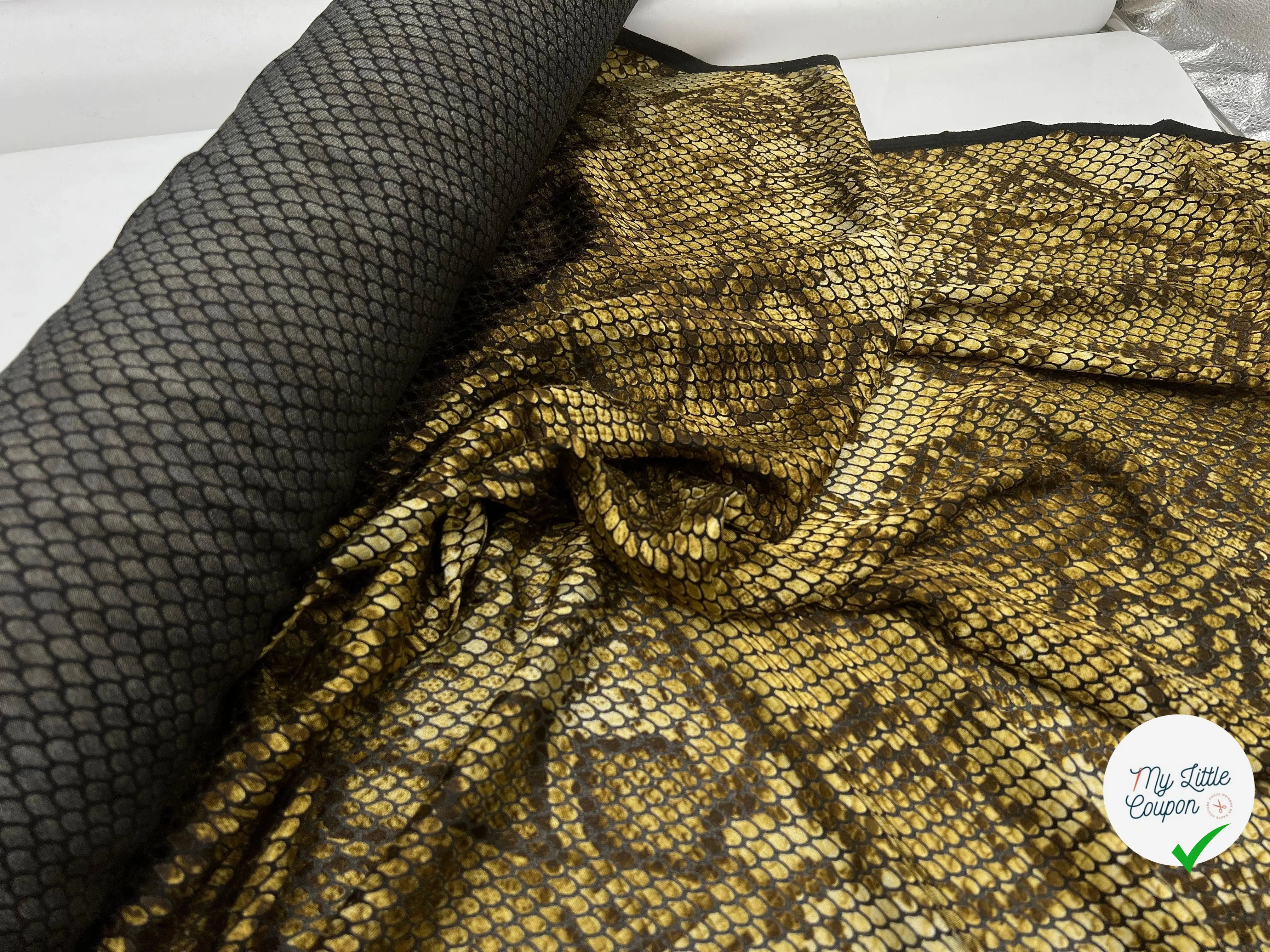 VISCOSE DÉVORÉE JACQUARD GOLDEN PYTHON SUBLIME TRANSPARENCE - My Little Coupon - tissu - coudre