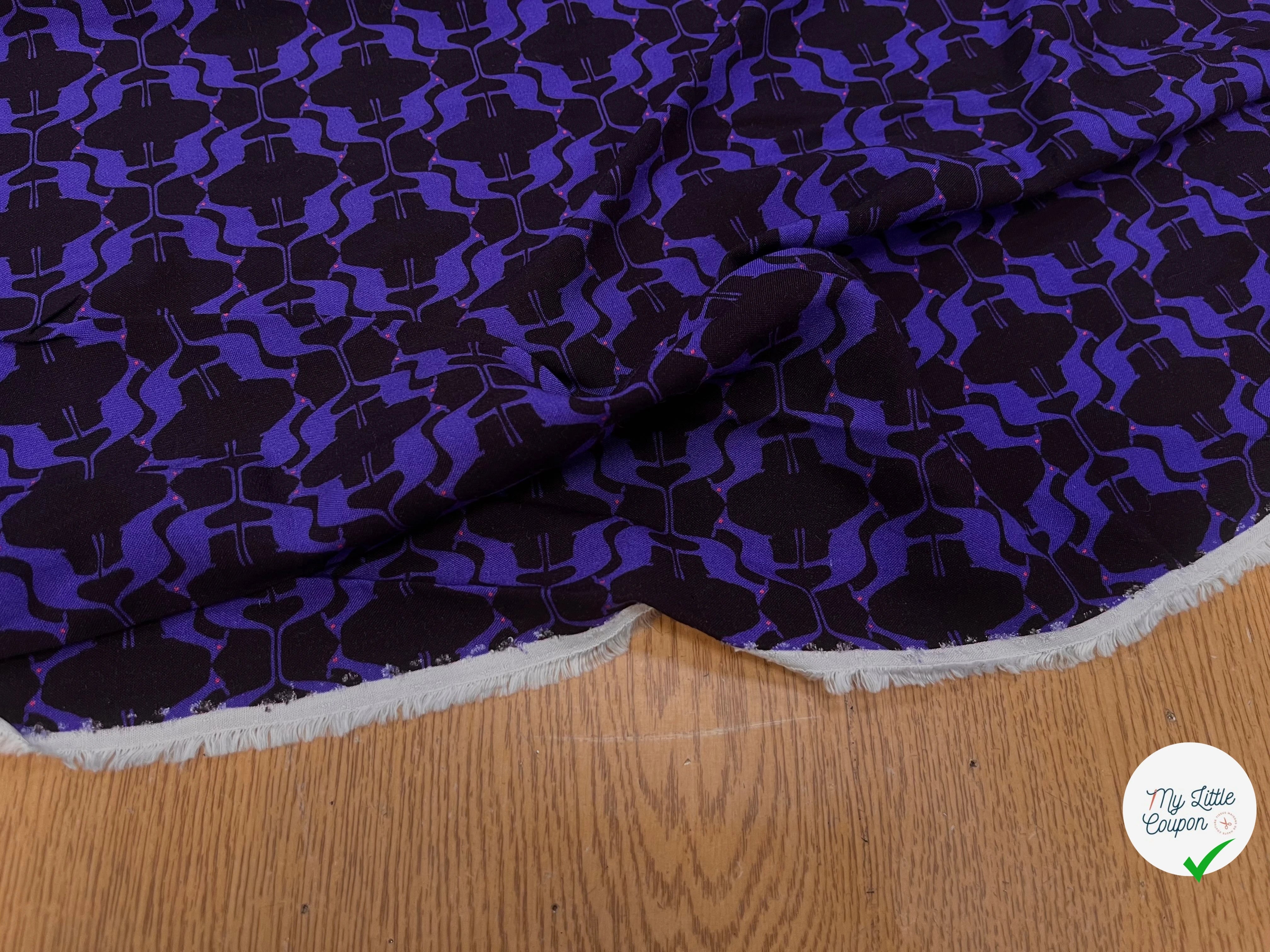 VISCOSE DOUCE MOTIF KANGOUROU BLEU FOND NOIR - My Little Coupon