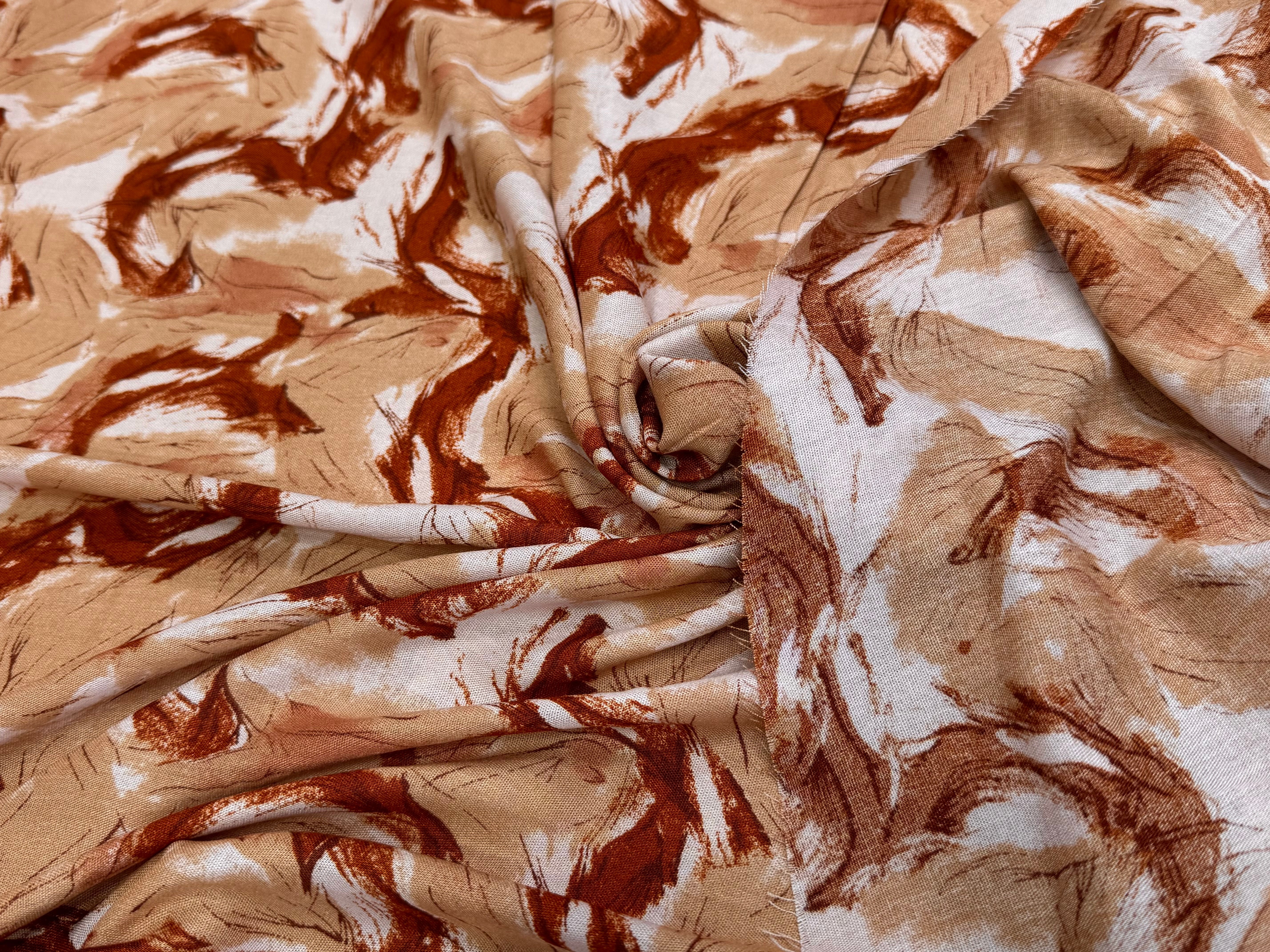 VISCOSE FLUIDE FOND BEIGE IMPRIMÉE TOURBILLON BEIGE ET CHOCO - My Little Coupon