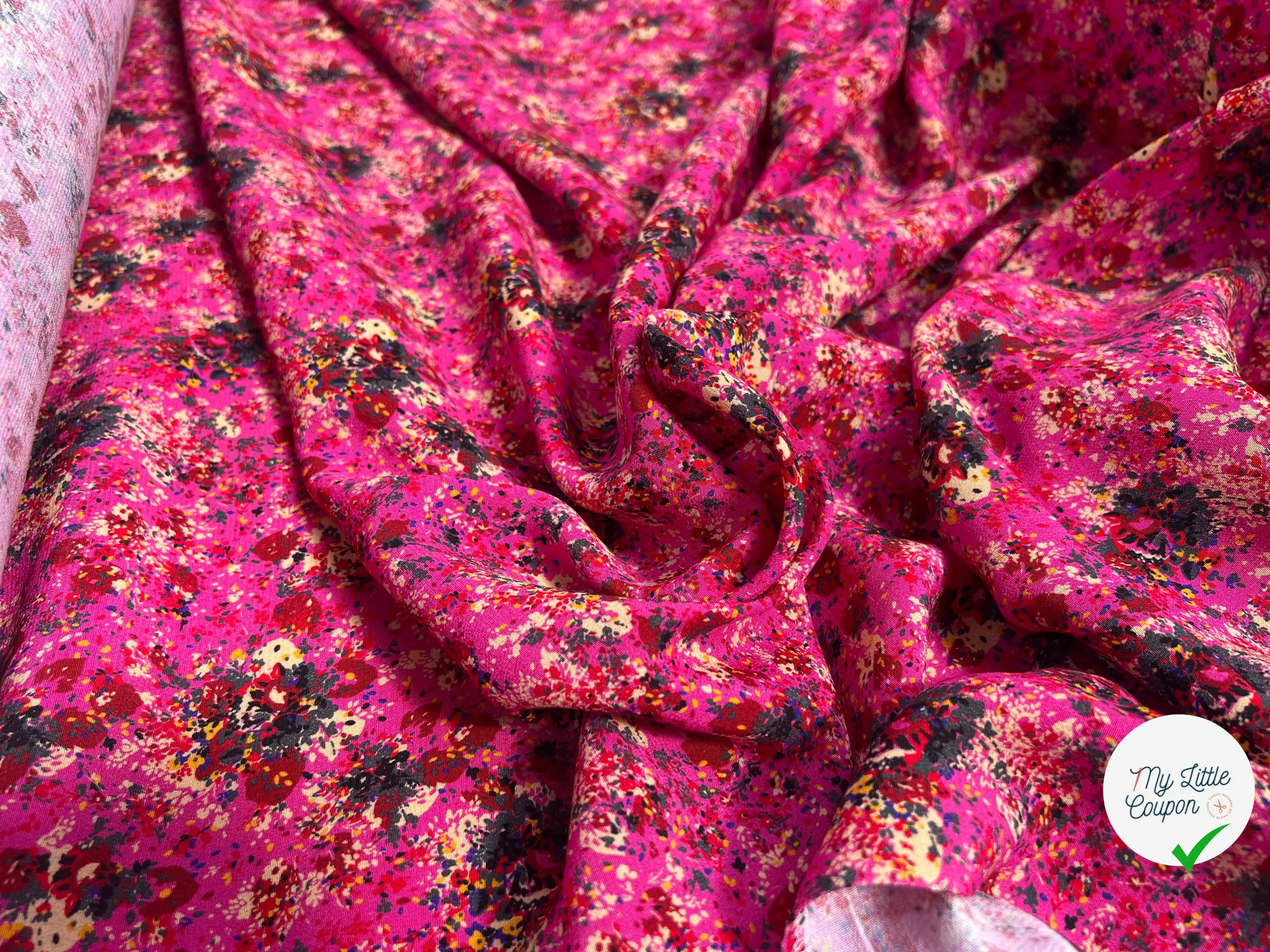 VISCOSE IMPRIMÉ FOND ROSE MOTIFS BOUQUET DE FLEURS - My Little Coupon