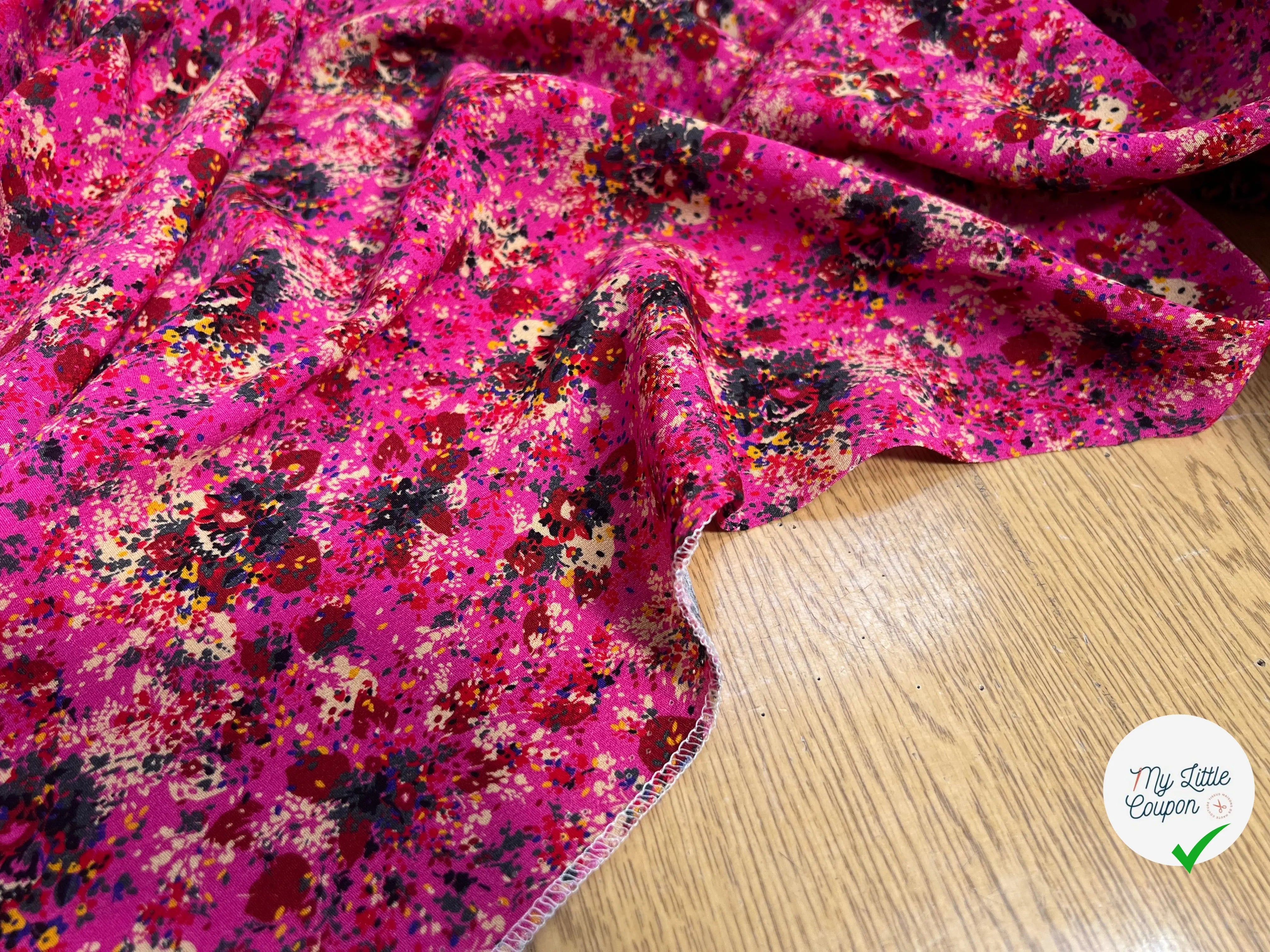 VISCOSE IMPRIMÉ FOND ROSE MOTIFS BOUQUET DE FLEURS - My Little Coupon