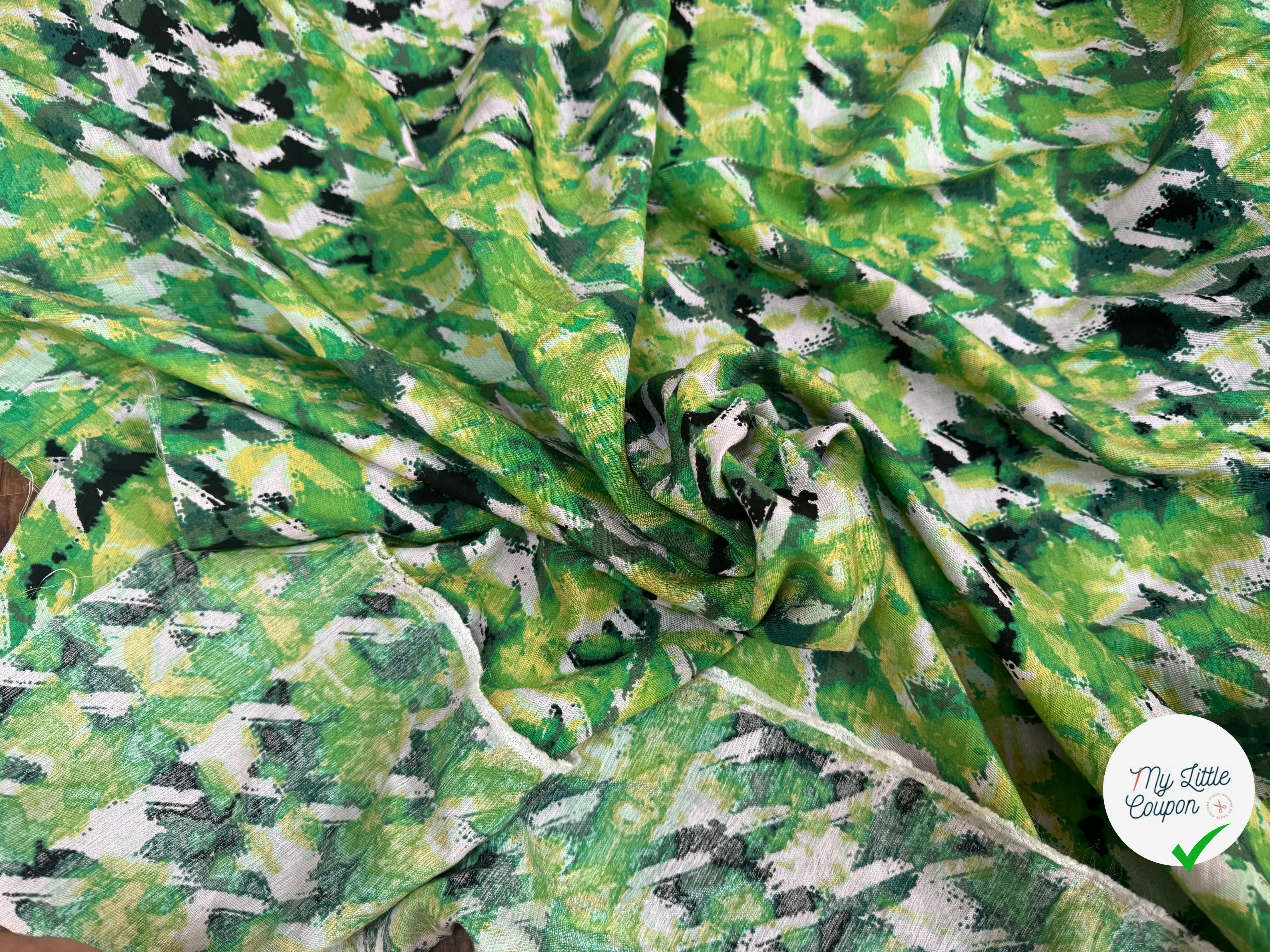VISCOSE NYLON TWILL TISSU IMPRIMÉ ABSTRAIT VERT - My Little Coupon
