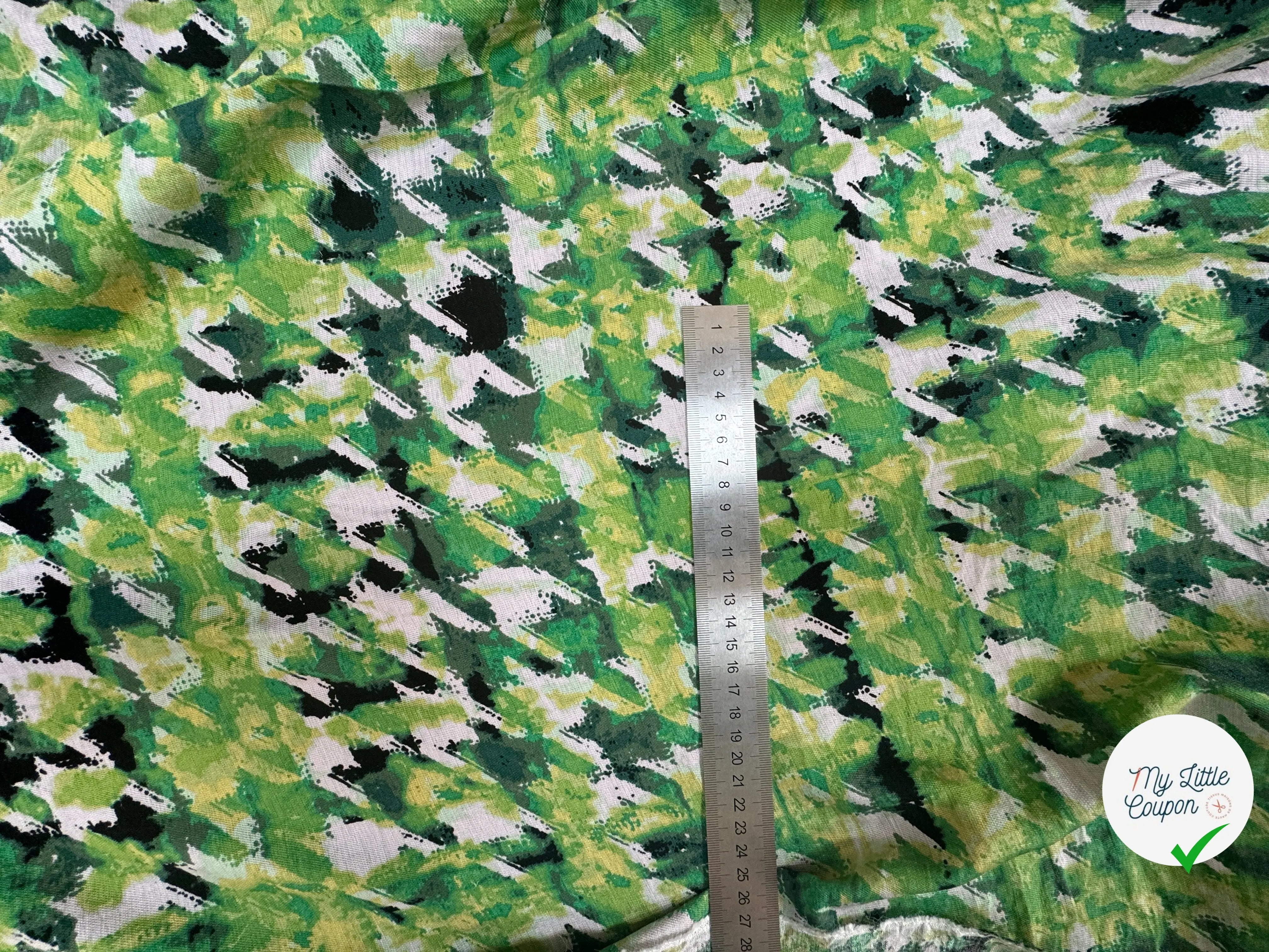 VISCOSE NYLON TWILL TISSU IMPRIMÉ ABSTRAIT VERT - My Little Coupon