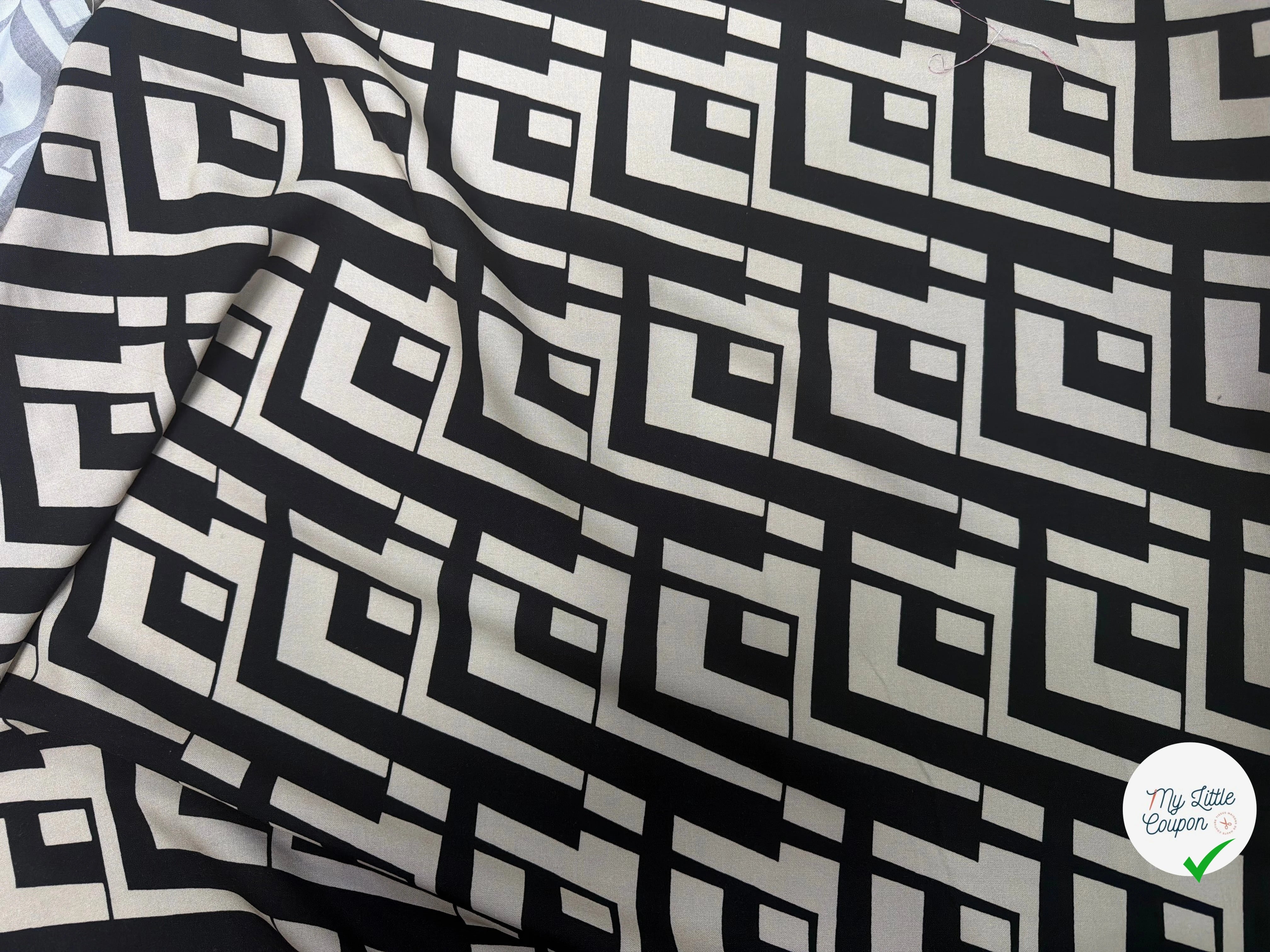 VISCOSE OPTIQUE NOIR ET CRÈME FONCÉ 140 CM - My Little Coupon