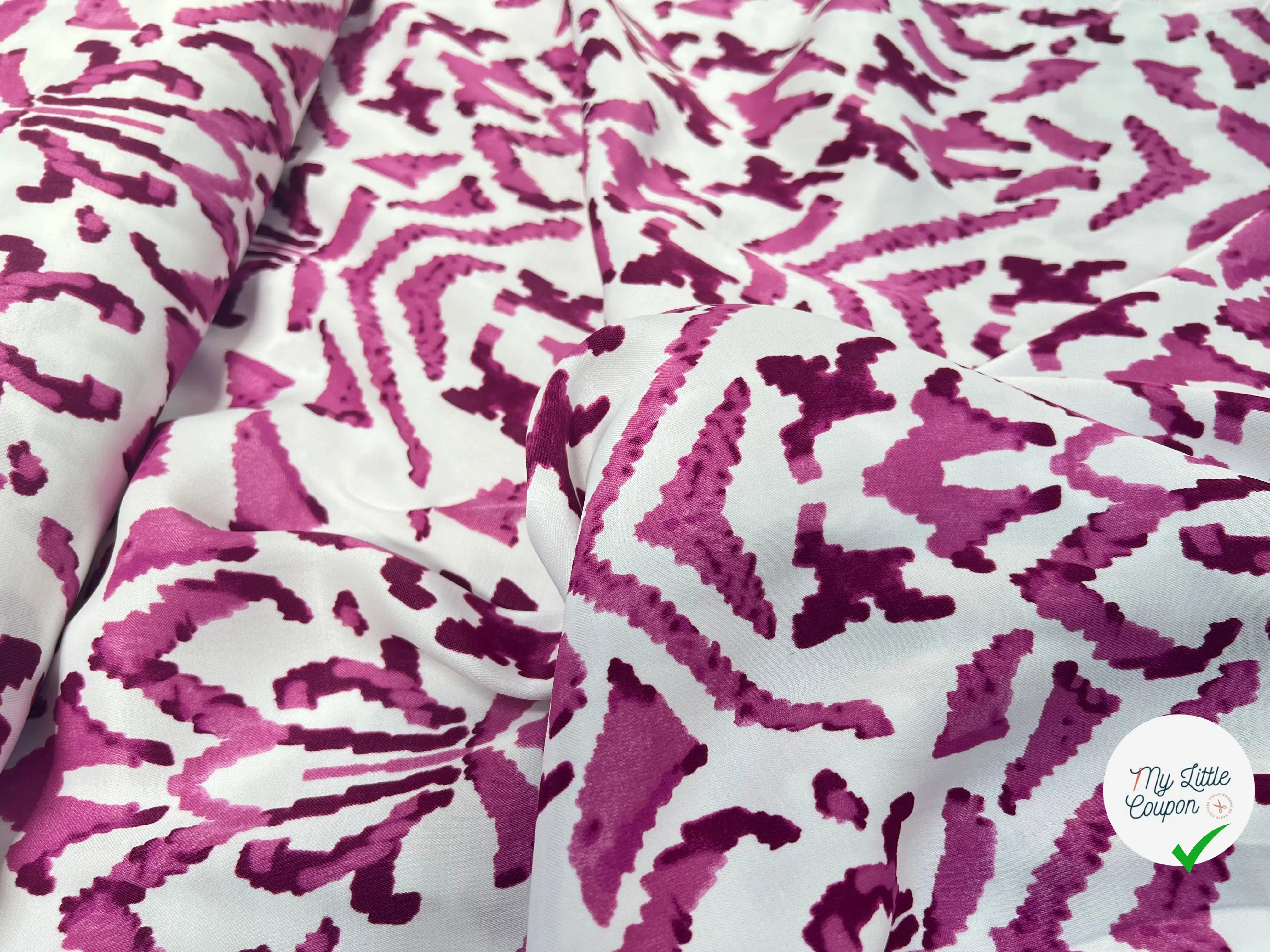 VISCOSE SATIN TISSU IMPRIMÉ TACHES FUCHSIA - My Little Coupon