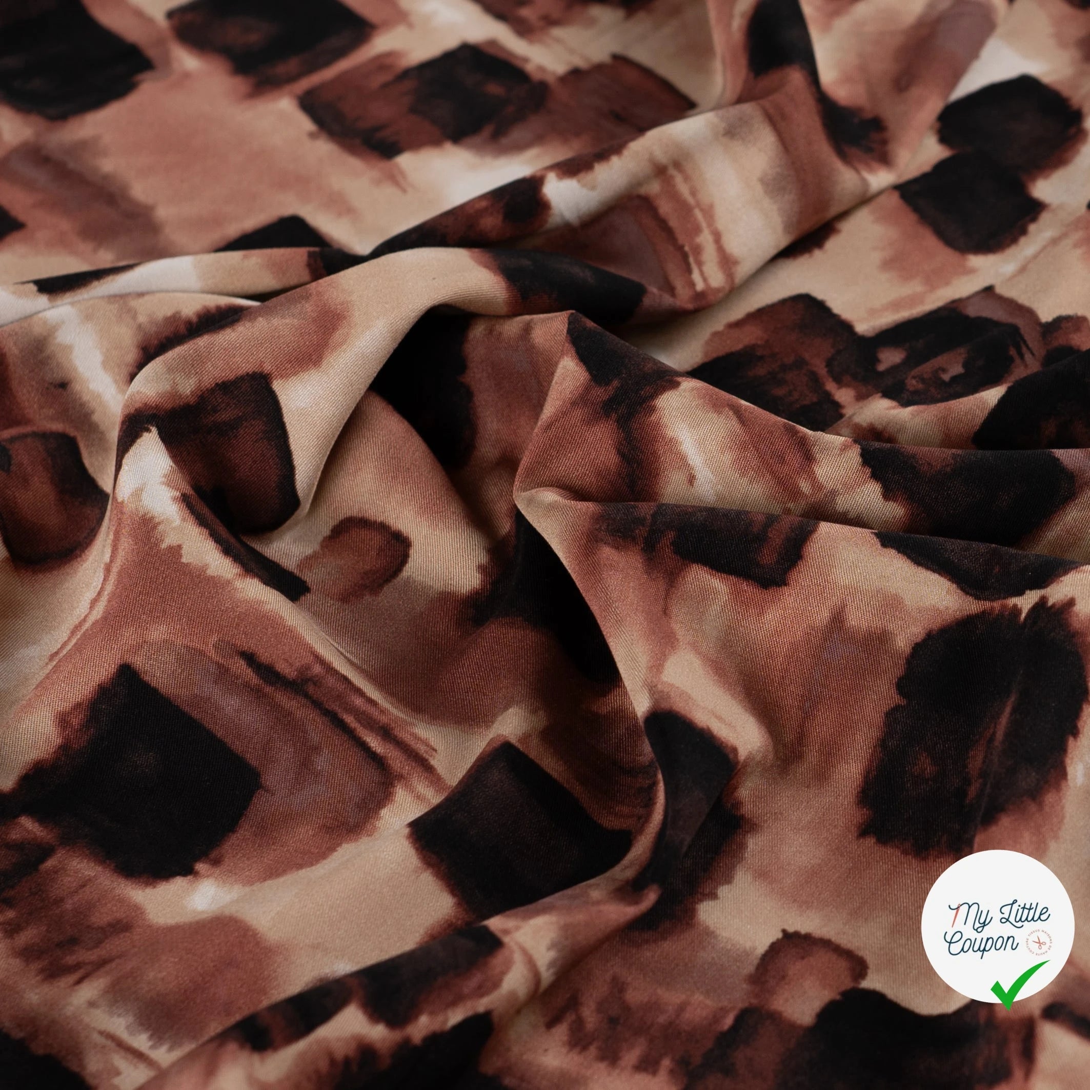 Viscose stretch imprimée abstrait taupe - mise en situation