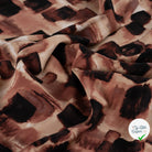 Viscose stretch imprimée abstrait taupe - mise en situation