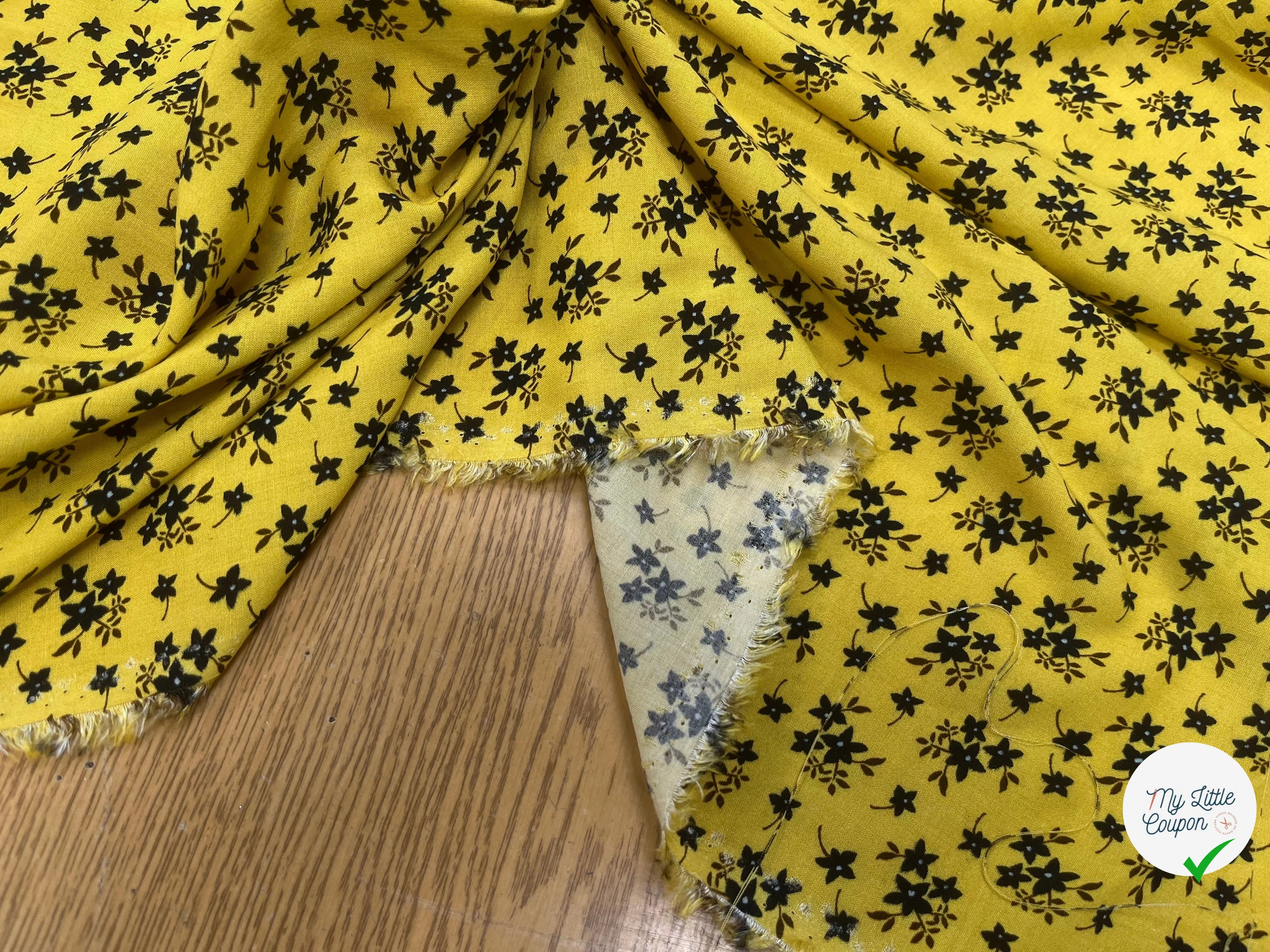 VOILE DE COTON IMPRIMÉ PÉTITES FLEURS FOND JAUNE - My Little Coupon