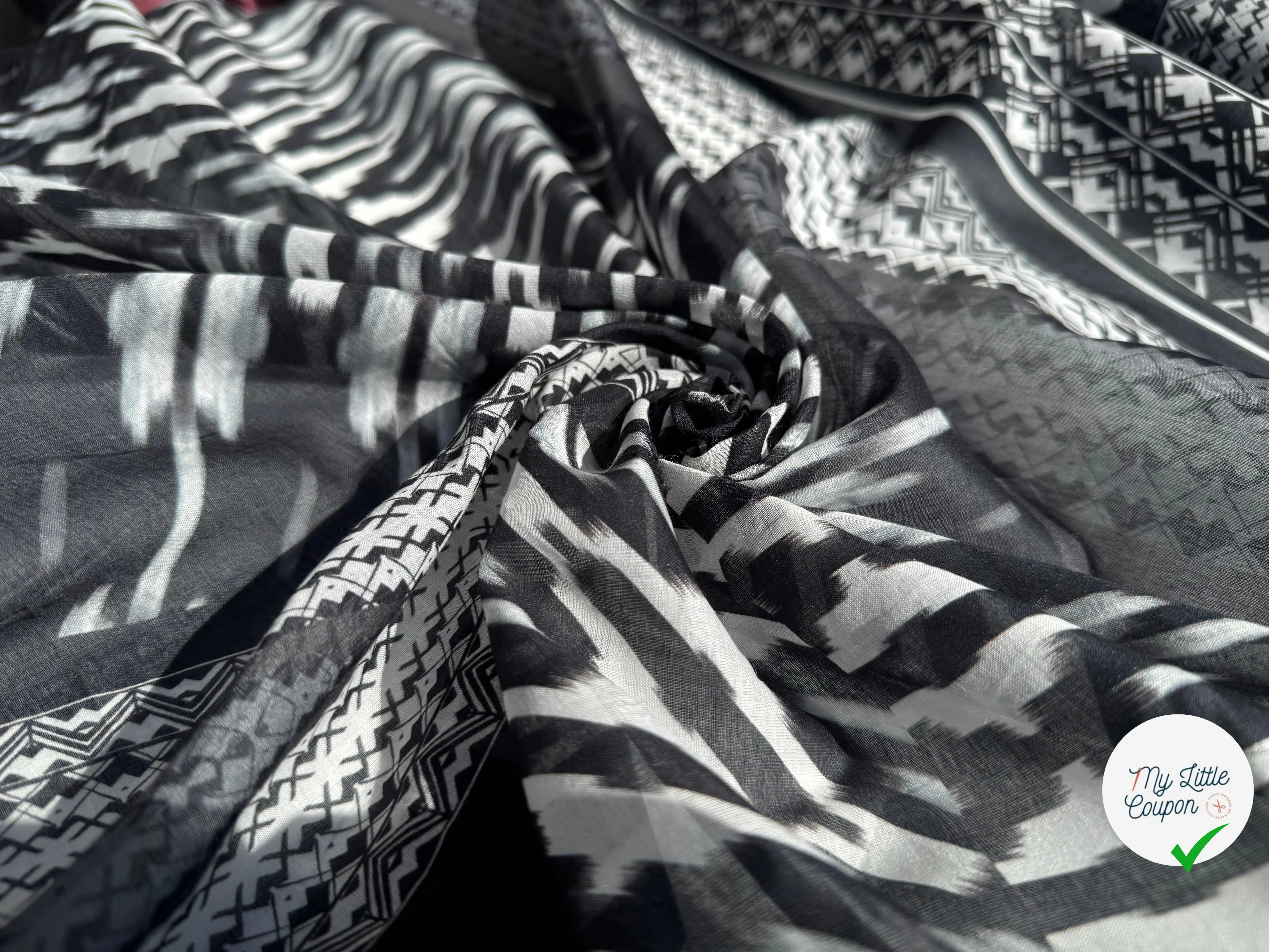 VOILE DE COTON MOTIF TOTEM BLACK, GREY AND WHITE - My Little Coupon