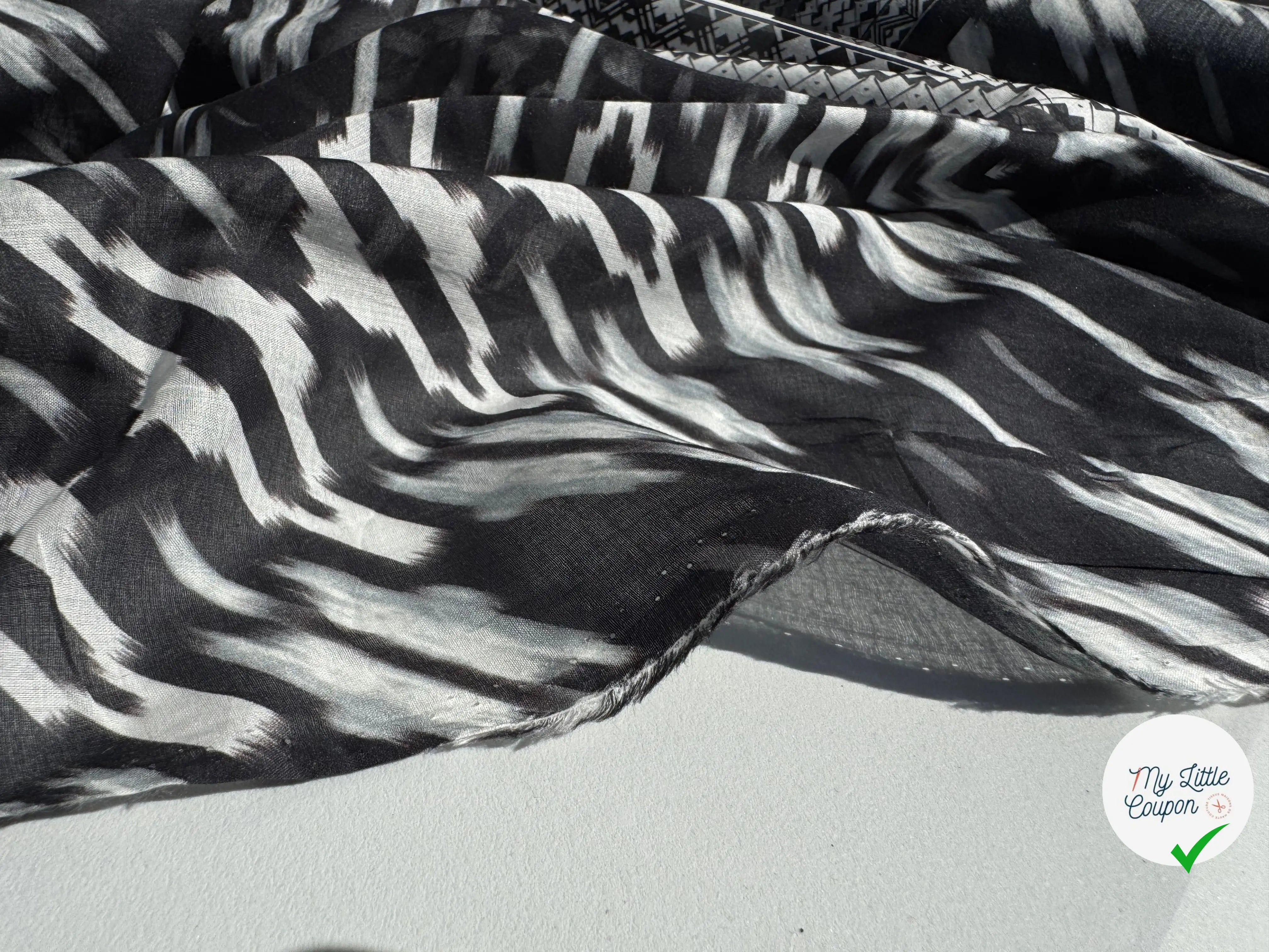 VOILE DE COTON MOTIF TOTEM BLACK, GREY AND WHITE - My Little Coupon