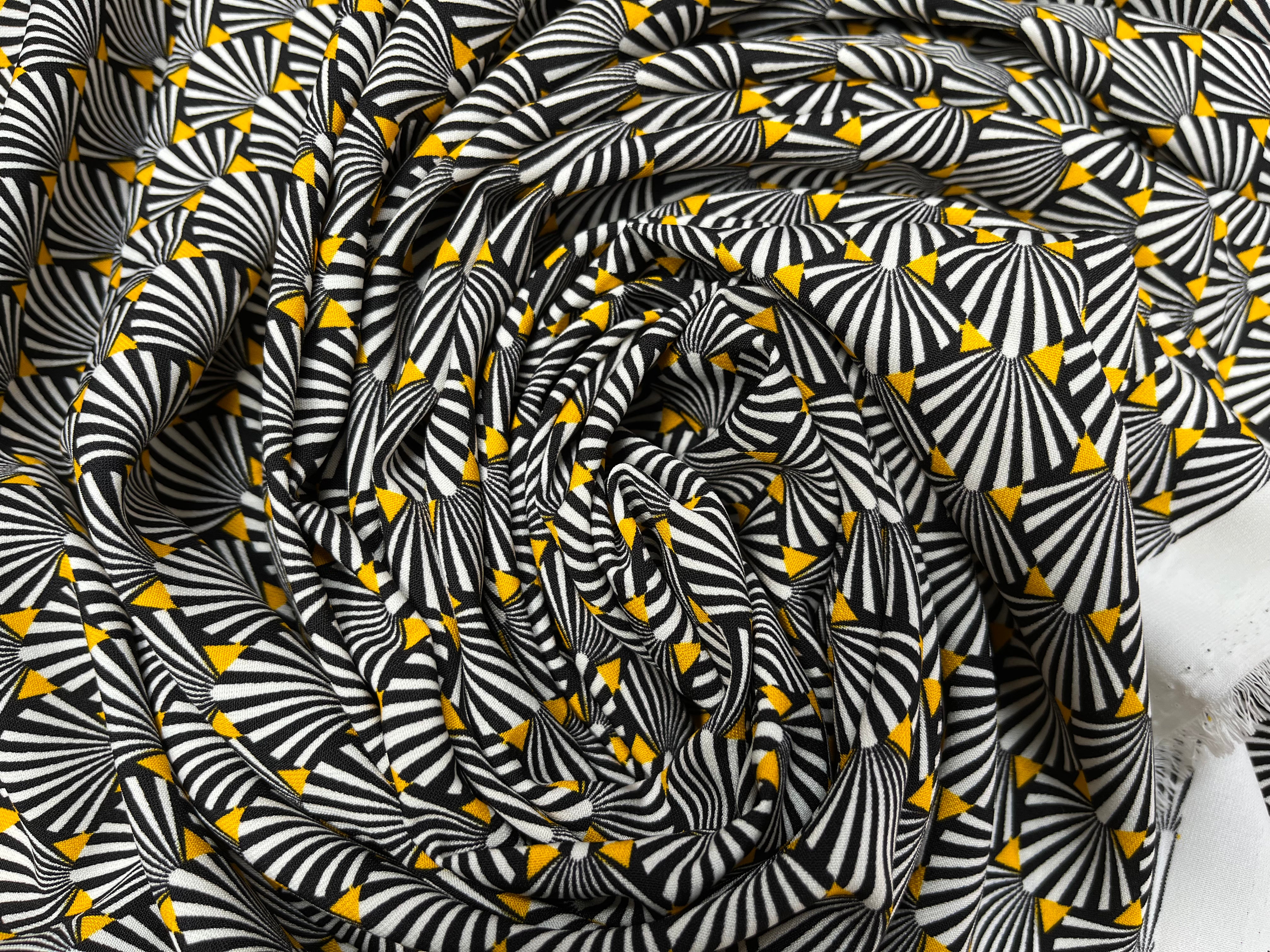 WOOLPEACH MOTIF COQUILLAGE & TRIANGLE JAUNE - My Little Coupon