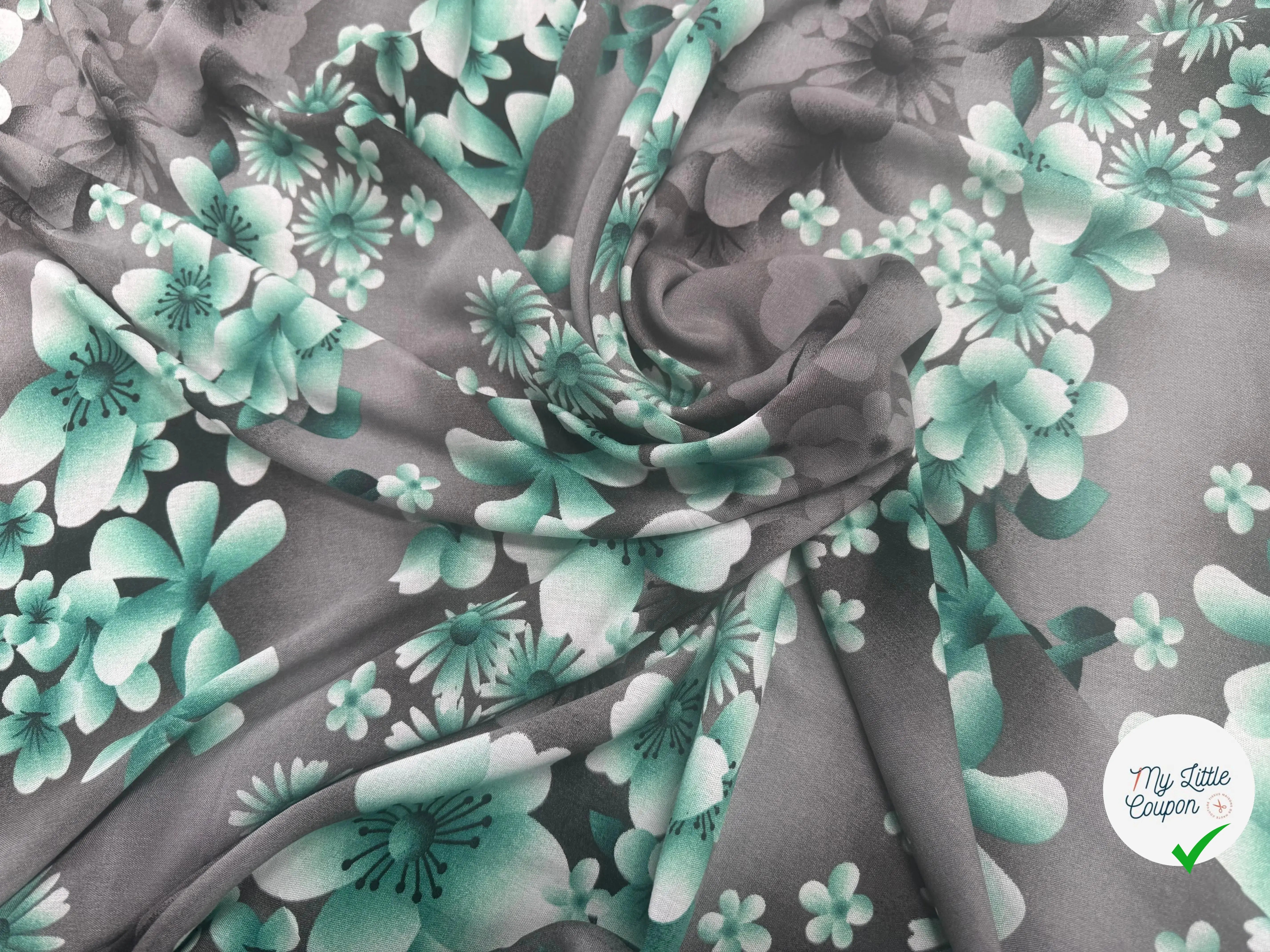 VISCOSE À MOTIFS ROSES ET PISSENLITS SUR FOND GRIS DE COULEURS GRIS ET VERT - My Little Coupon