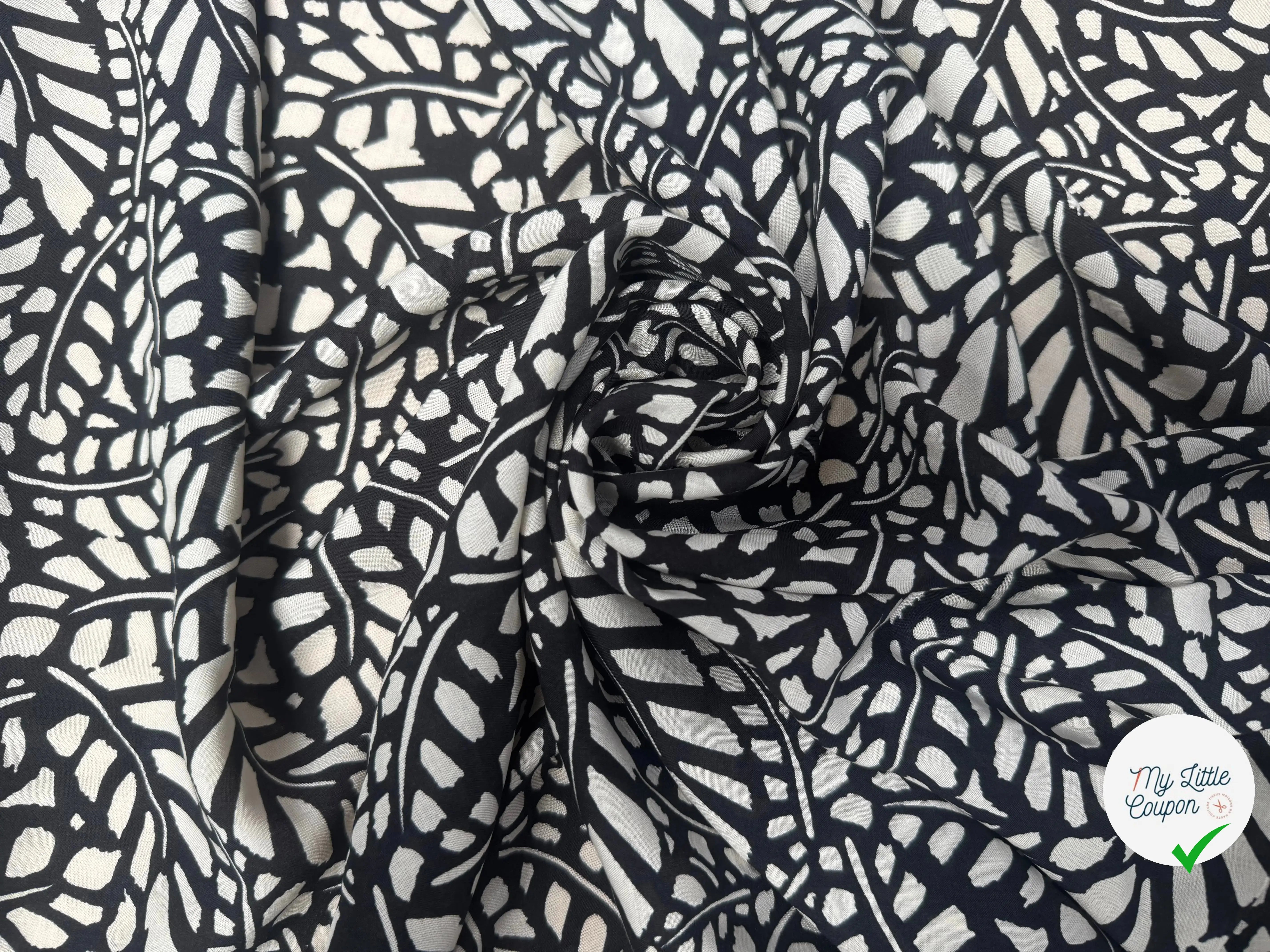 VISCOSE FOND NOIR MOTIF ETHNIQUE BLANC - My Little Coupon