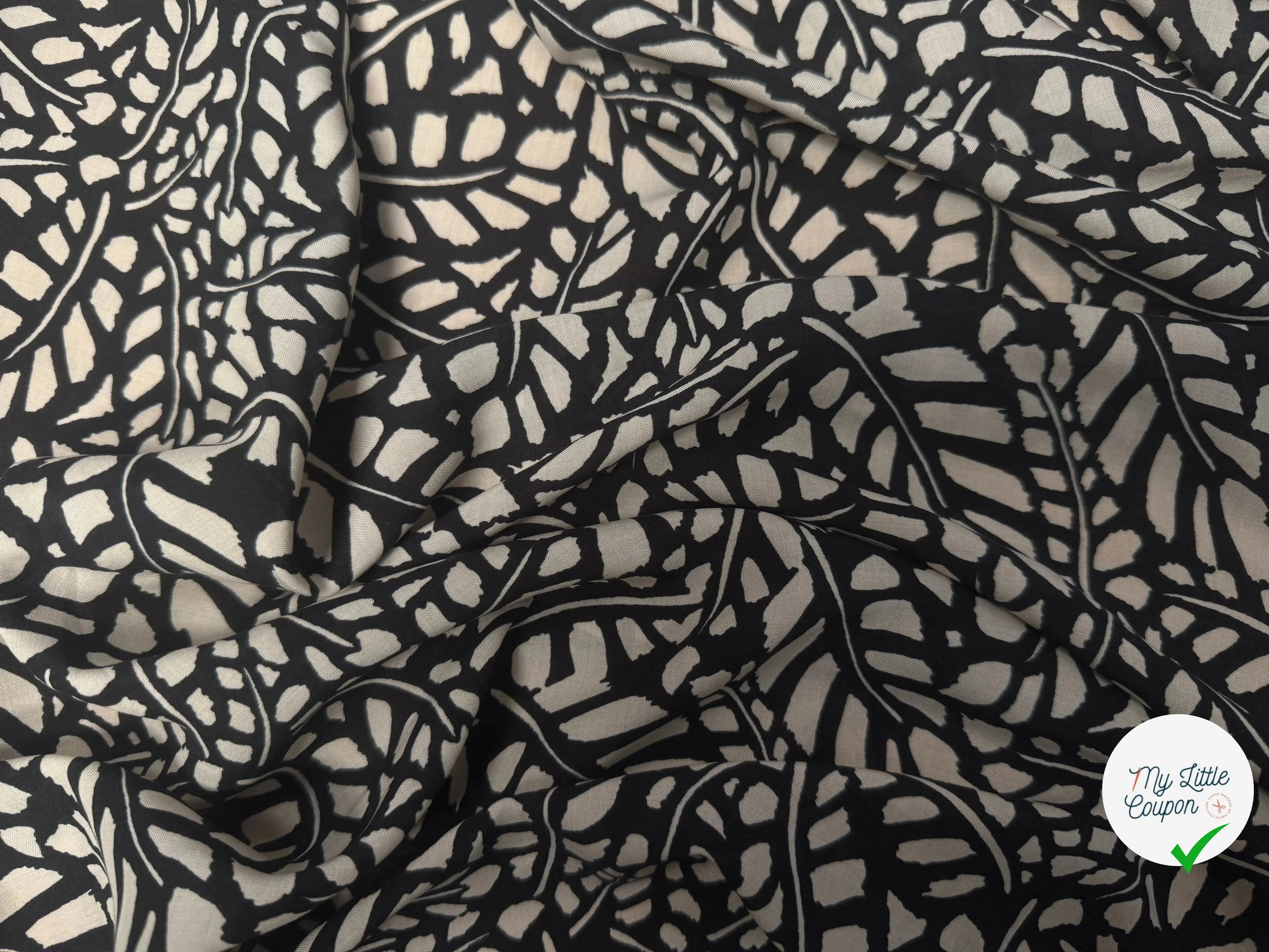 VISCOSE FOND NOIR MOTIF ETHNIQUE BLANC - My Little Coupon