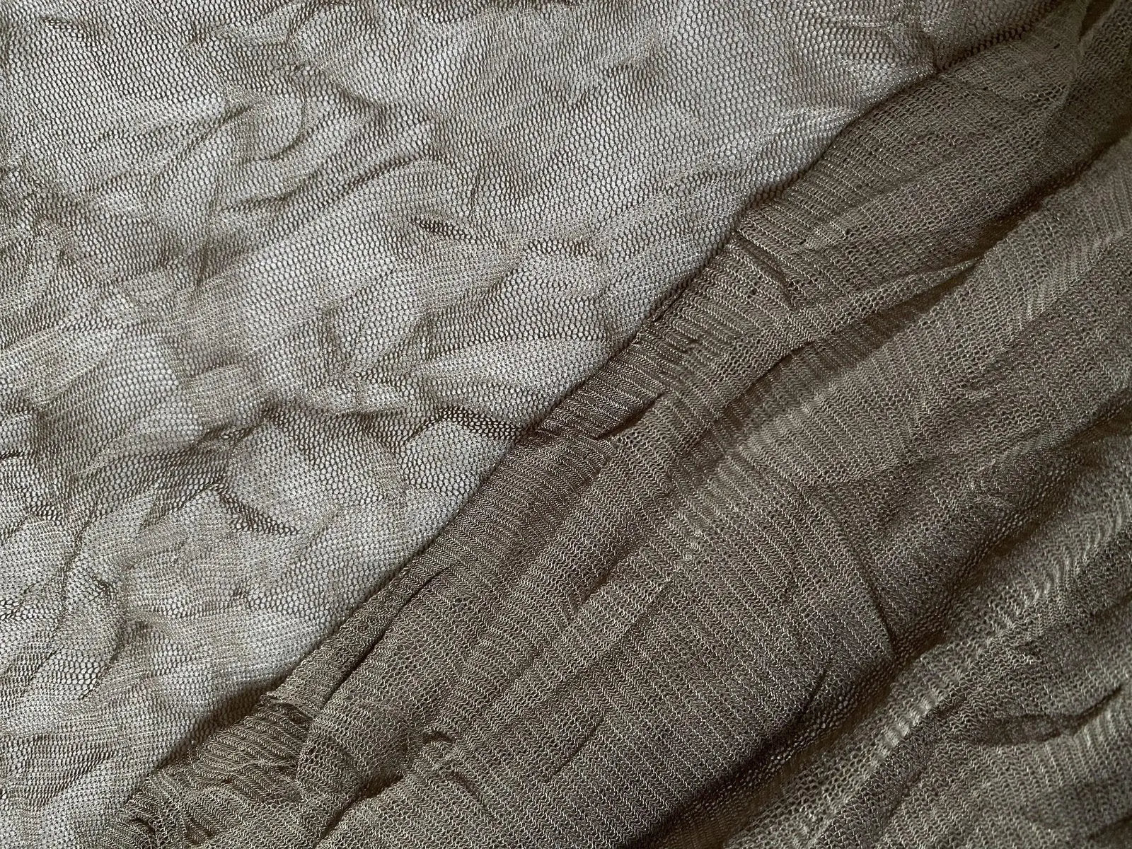 RÉSILLE FINE LYCRA TAUPE EFFET FROISSÉ - coupon de 3 mètres - My Little Coupon - tissu - coudre